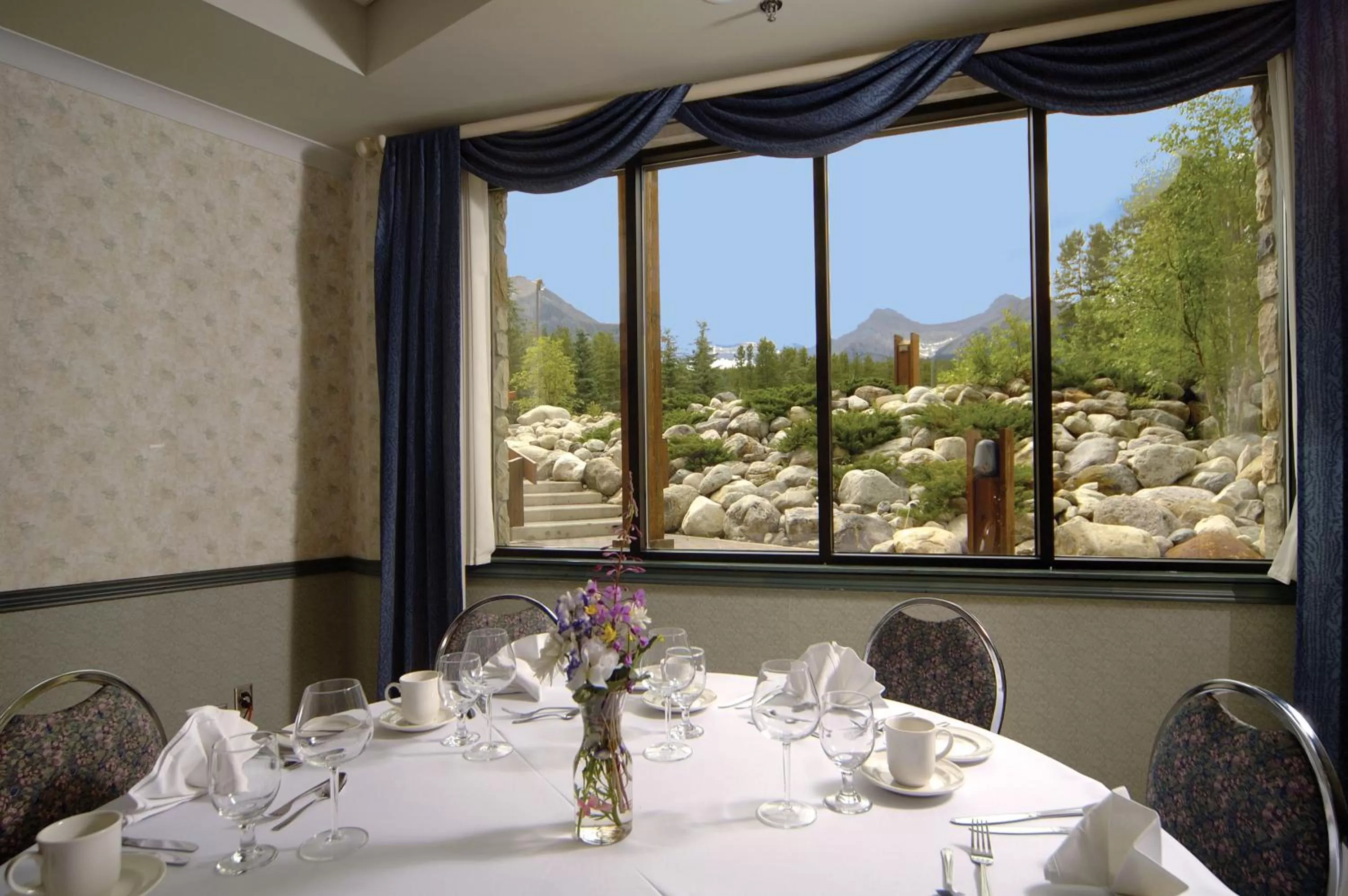 Banquet/Function facilities in Lake Louise Inn