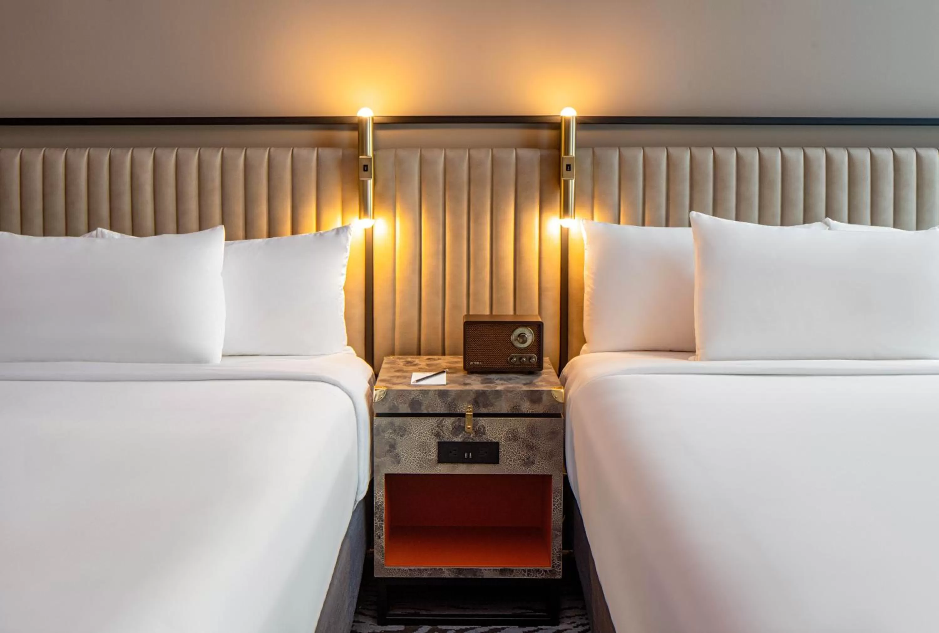 Bedroom, Bed in Pelham Hotel