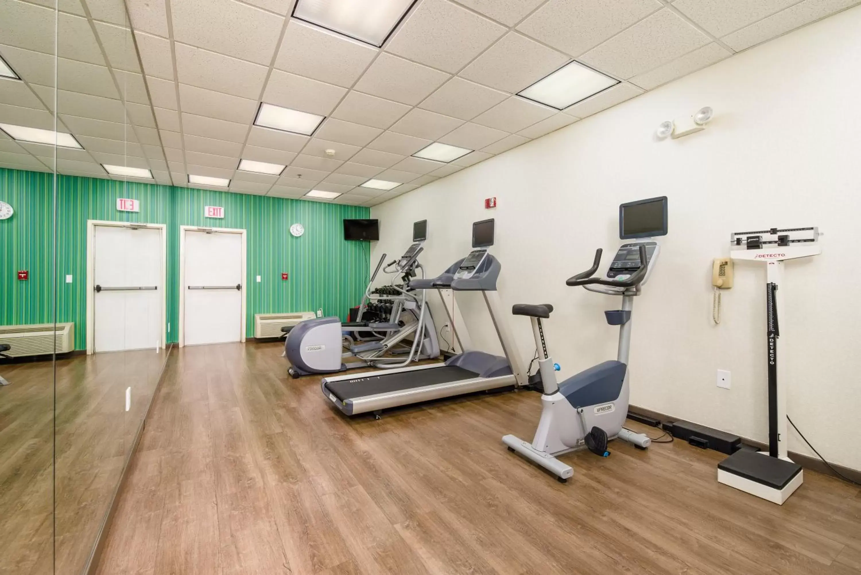 Fitness centre/facilities, Fitness Center/Facilities in Holiday Inn Express Phoenix-Airport/University Drive, an IHG Hotel