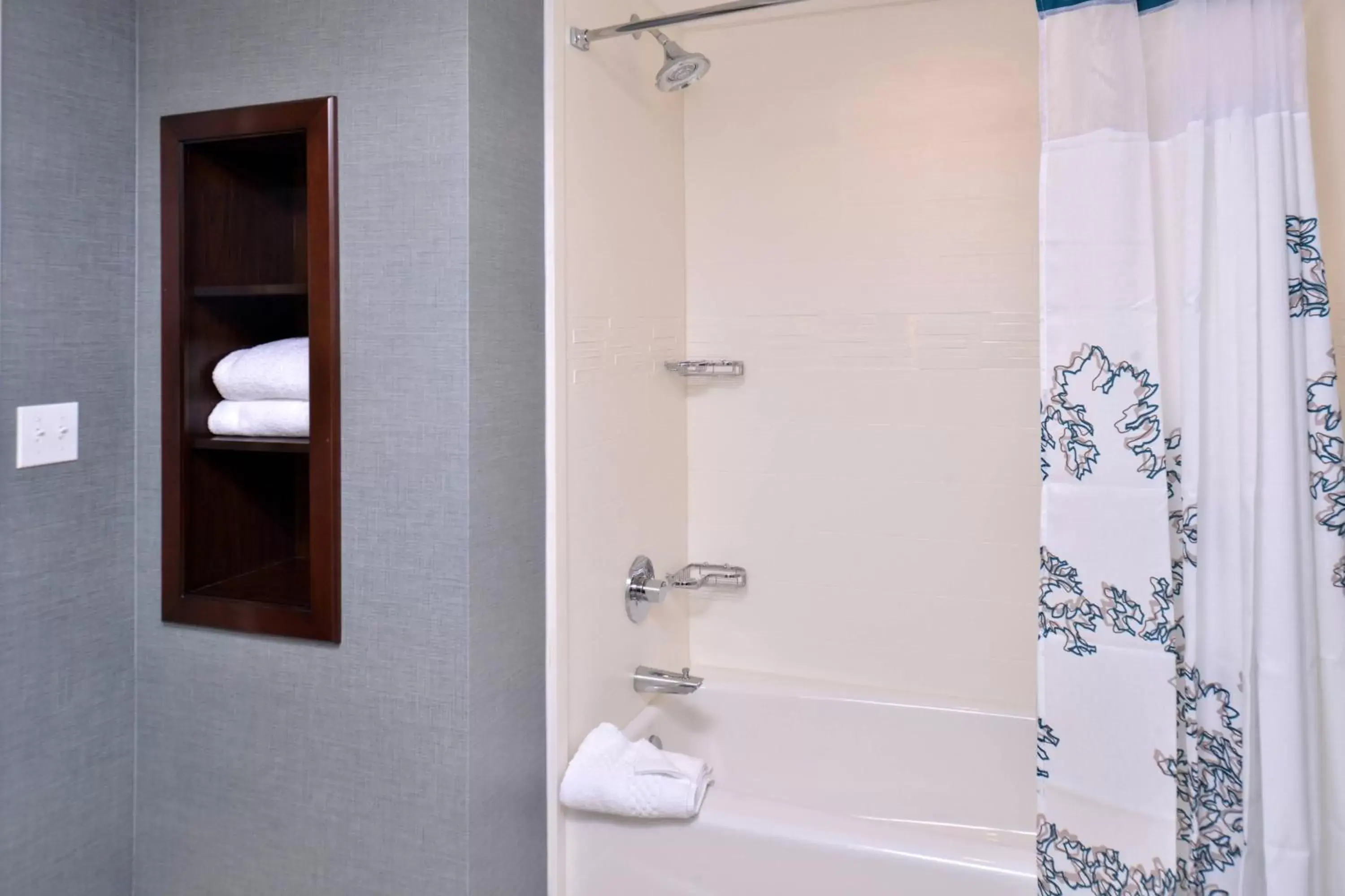 Bathroom in Residence Inn by Marriott Cedar Rapids South