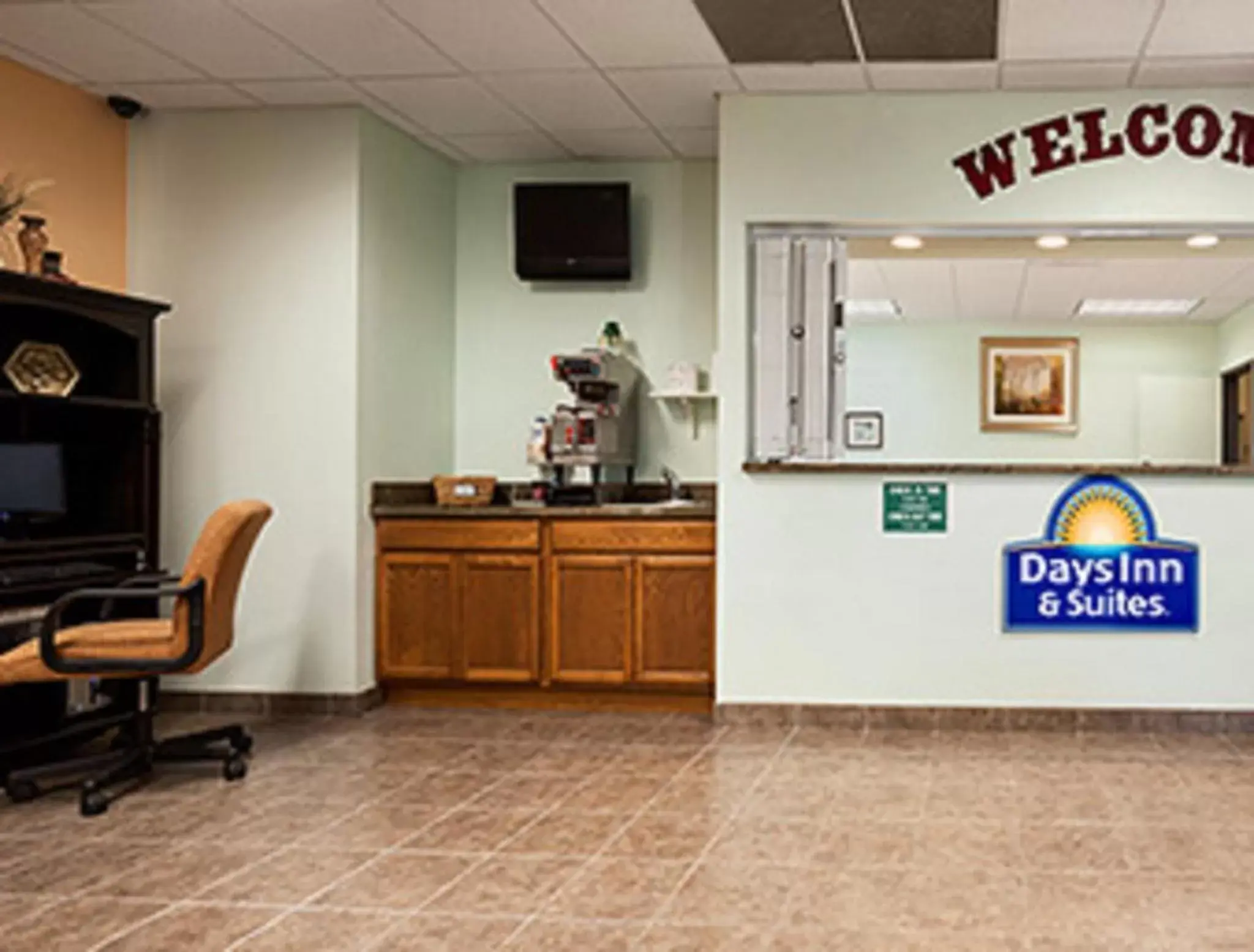 Lobby or reception in Days Inn & Suites by Wyndham Columbus NE