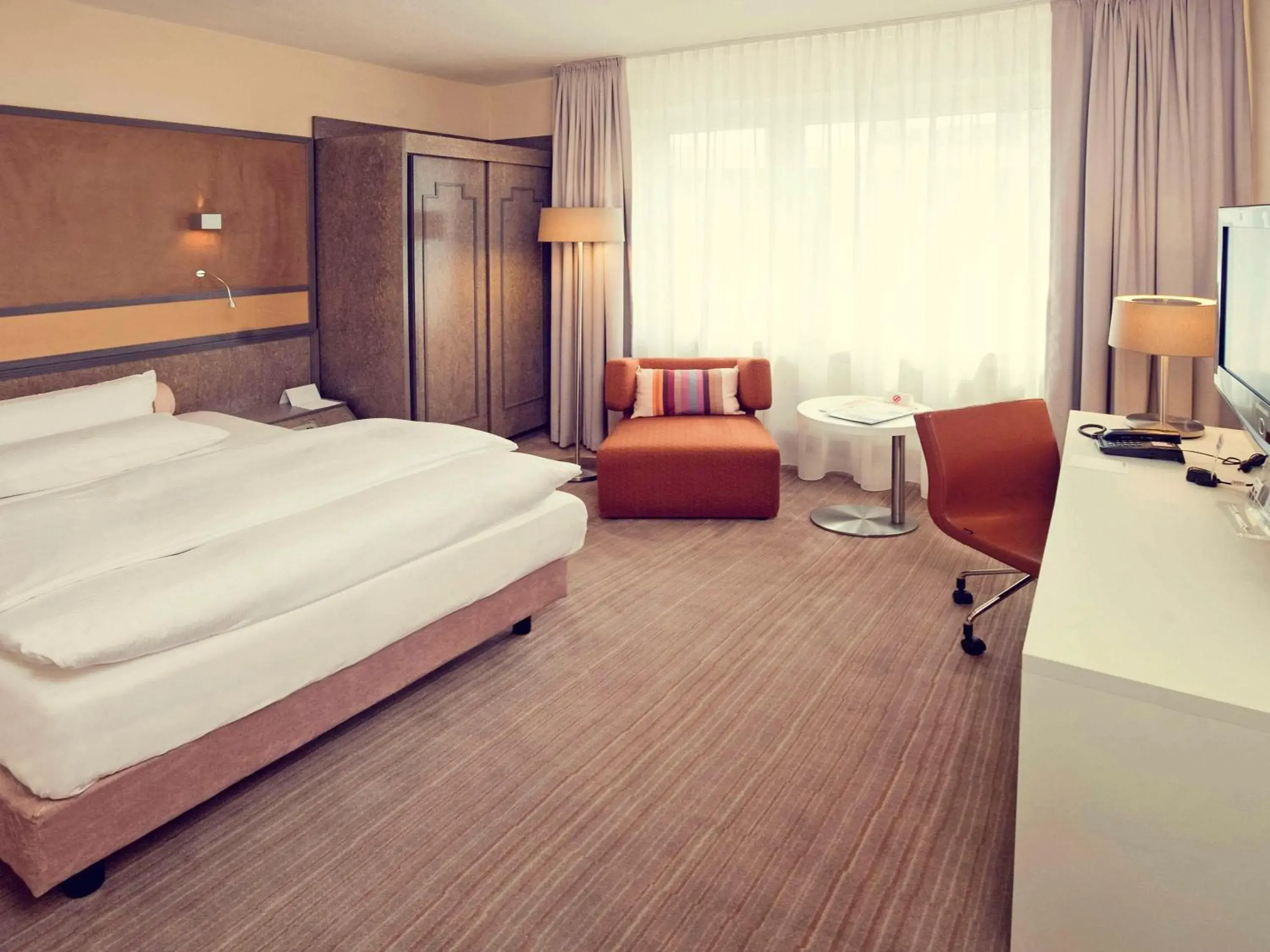 Bedroom, Bed in Mercure Hotel Dortmund Centrum