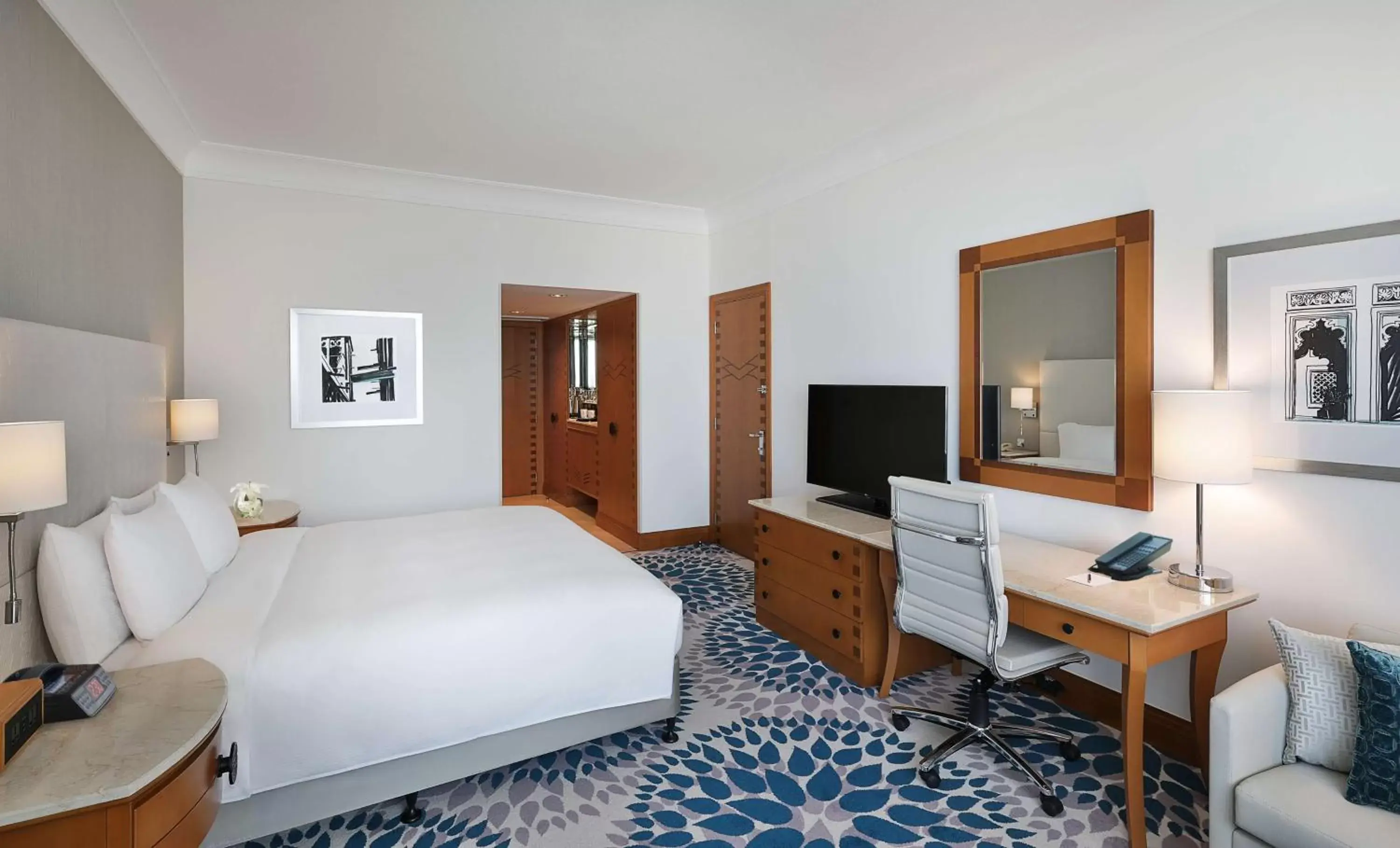 Bedroom, Bed in Hilton Dubai Jumeirah