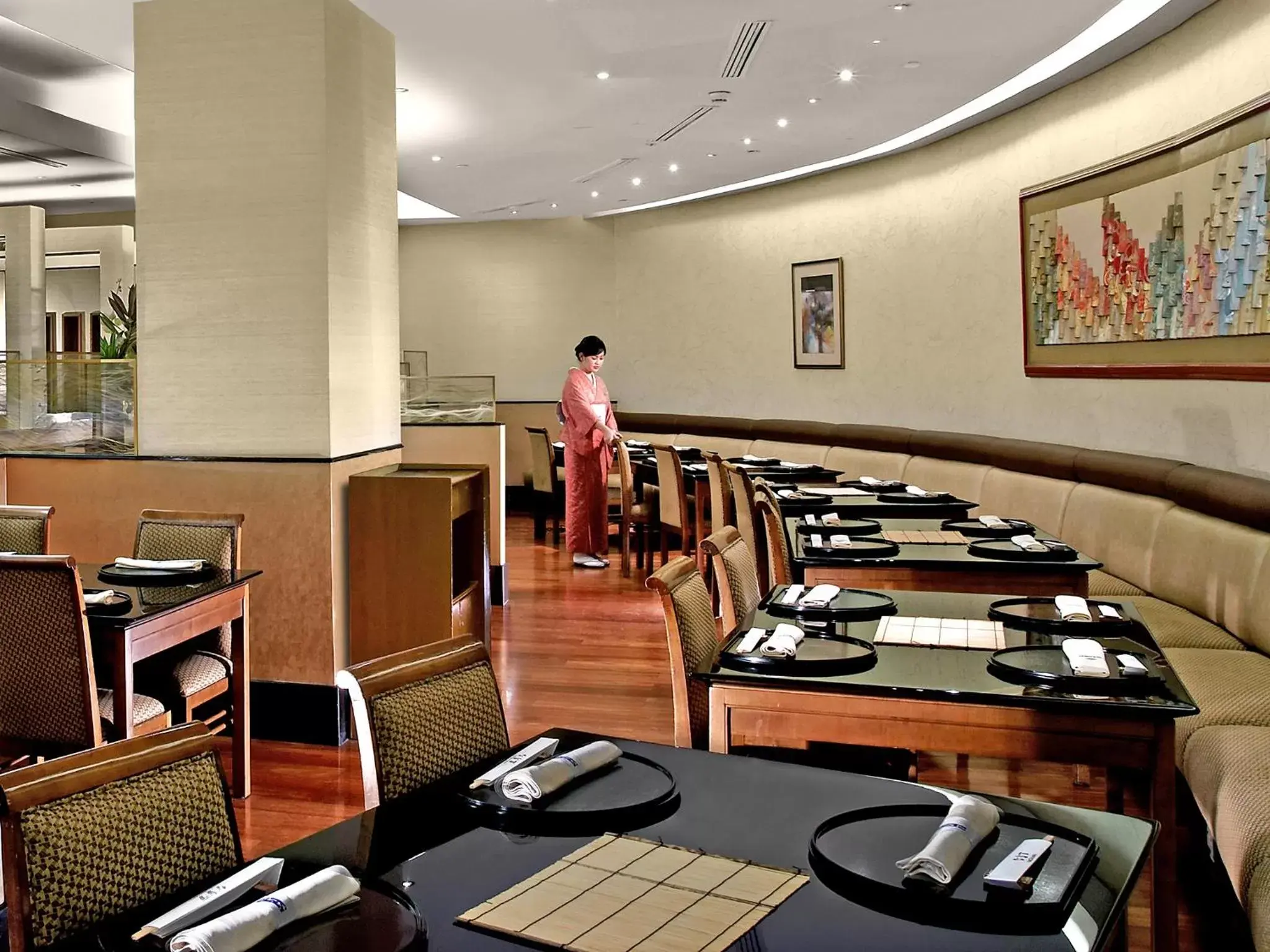 Staff, Restaurant/Places to Eat in Shangri-La Jakarta