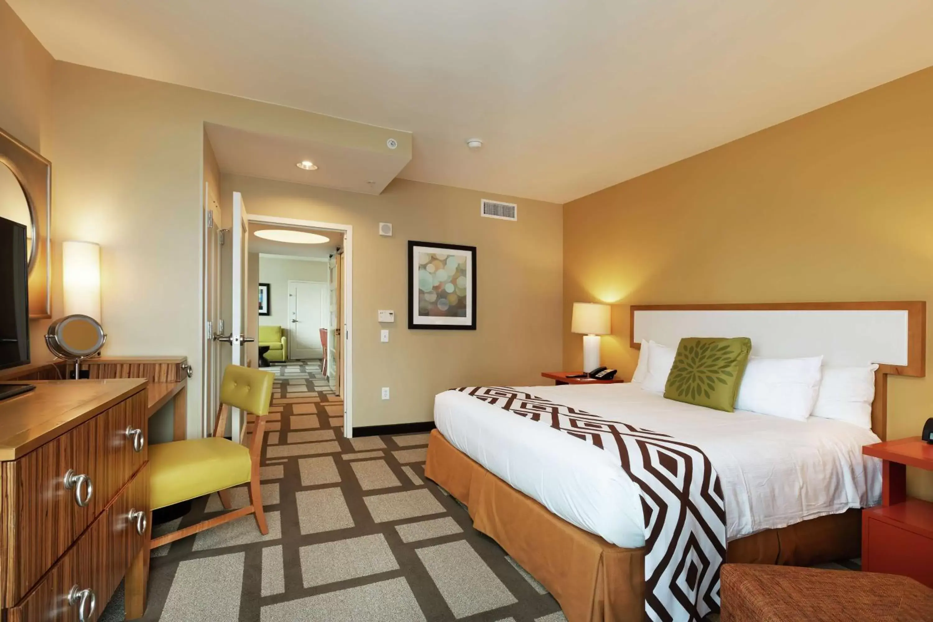 Bedroom in Embassy Suites Houston - Downtown