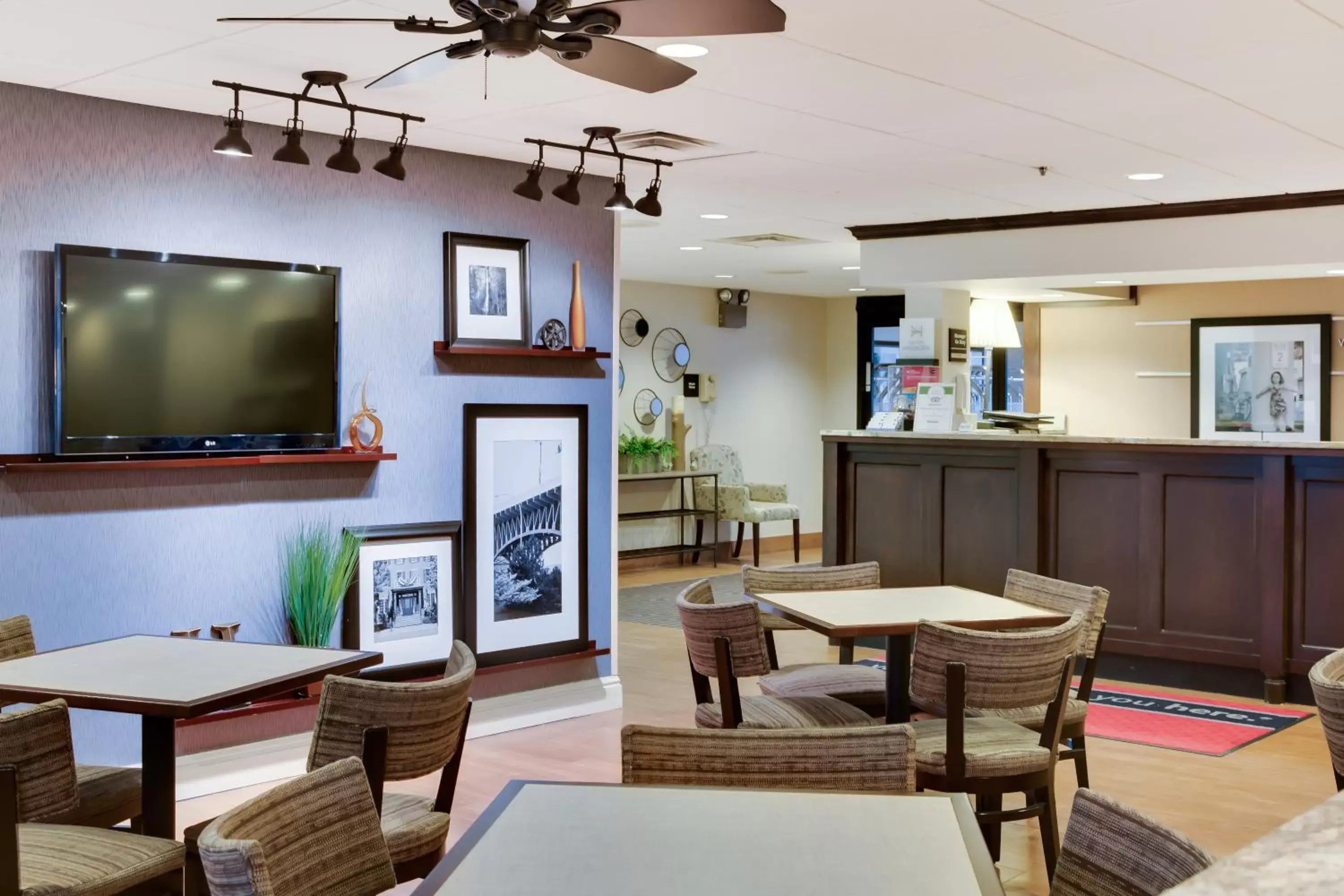 Restaurant/places to eat, Lounge/Bar in Wingate by Wyndham Cranberry