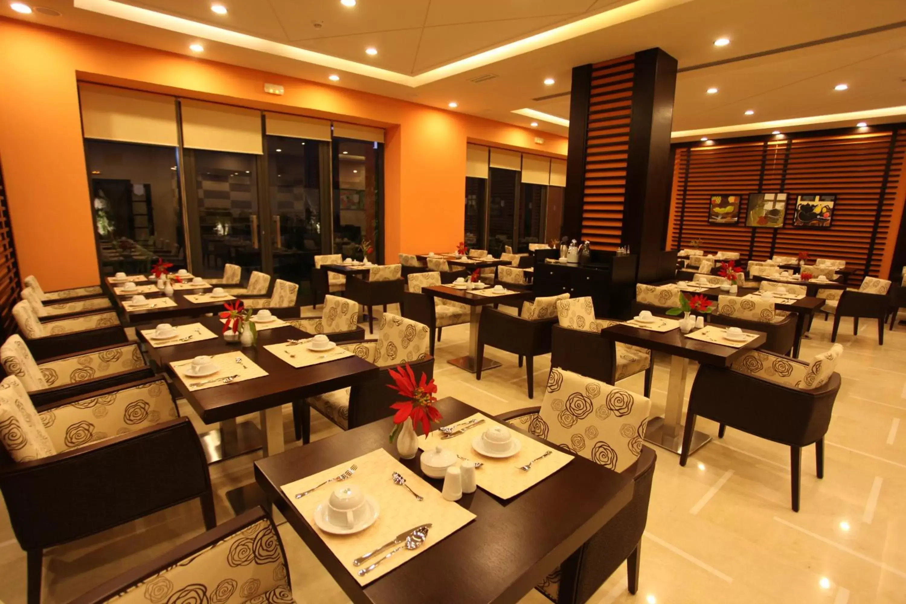 Restaurant/places to eat in Le Corail Suites Hotel Restaurant/places to eat in Le Corail Suites Hotel