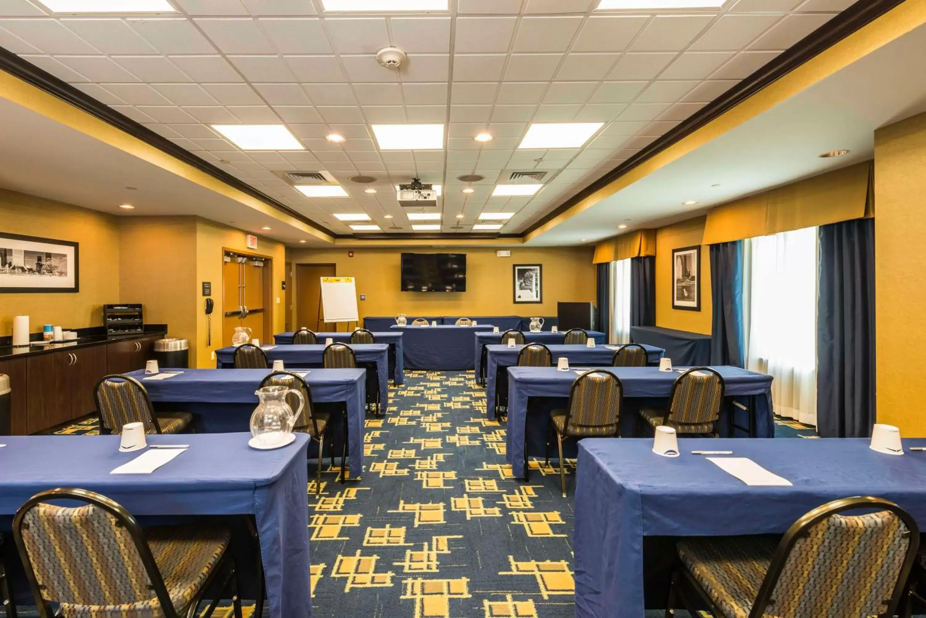 Meeting/conference room, Restaurant/Places to Eat in Hampton Inn & Suites Jacksonville South - Bartram Park