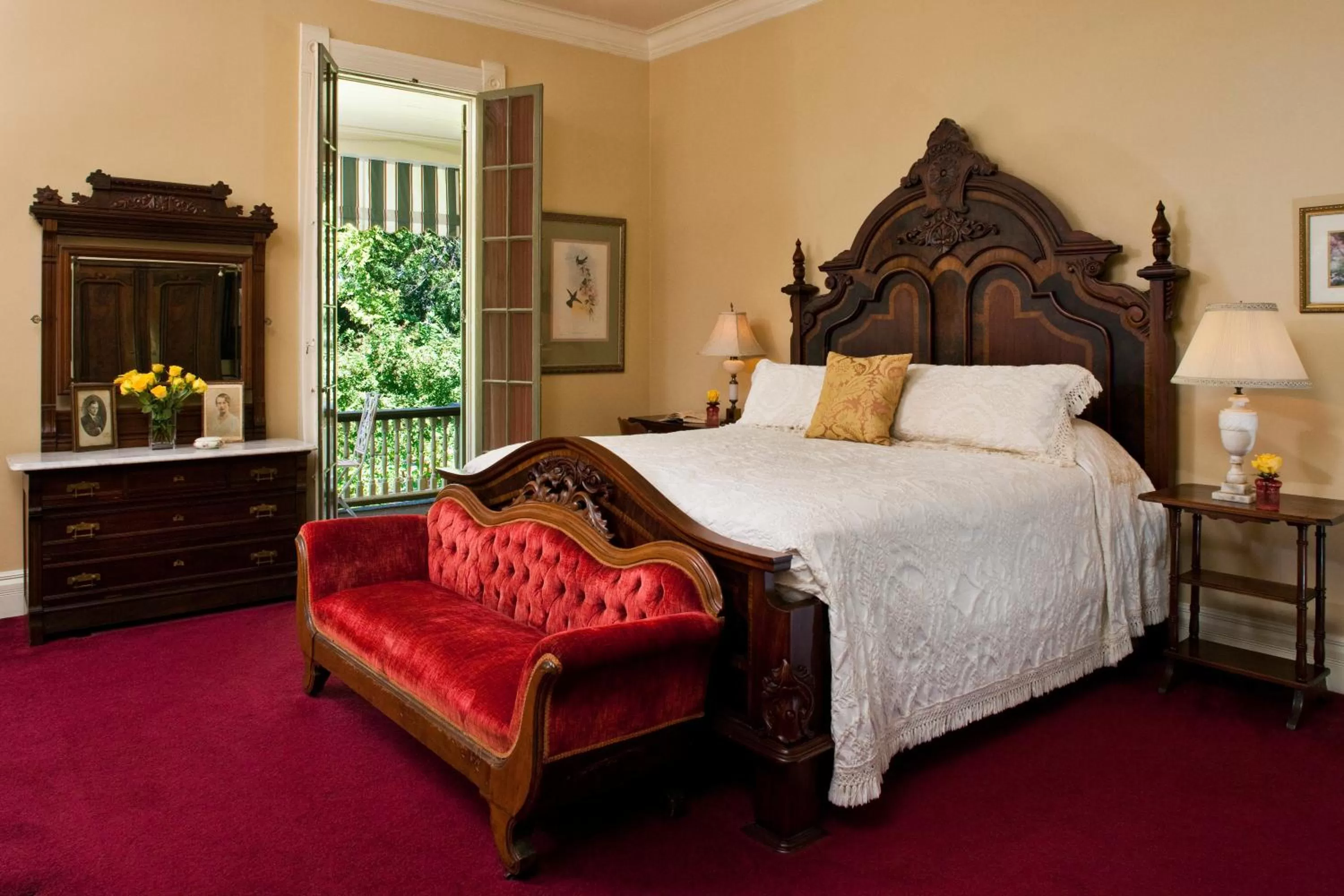 Bed in Devereaux Shields House