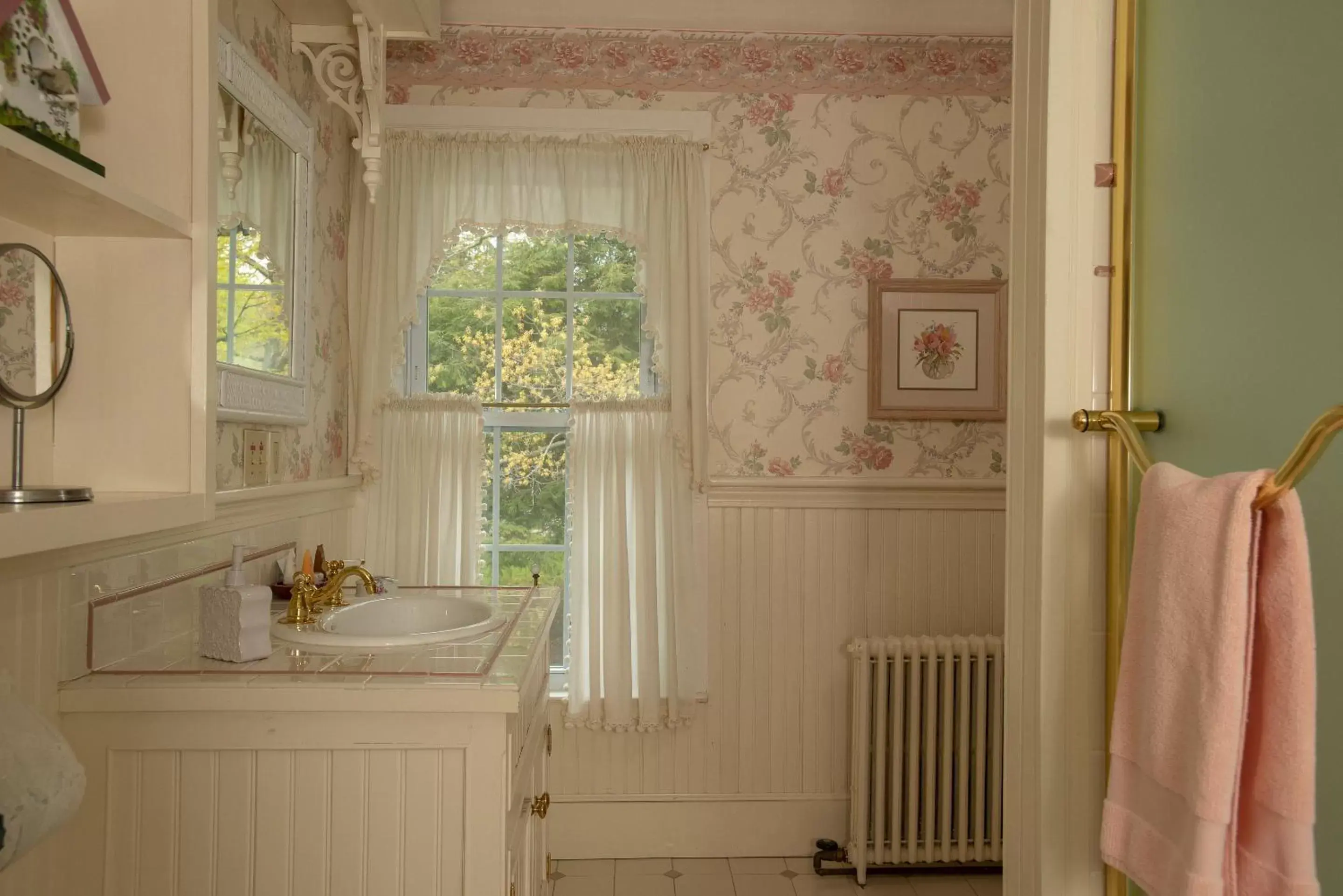 Bathroom in Camden Maine Stay Inn