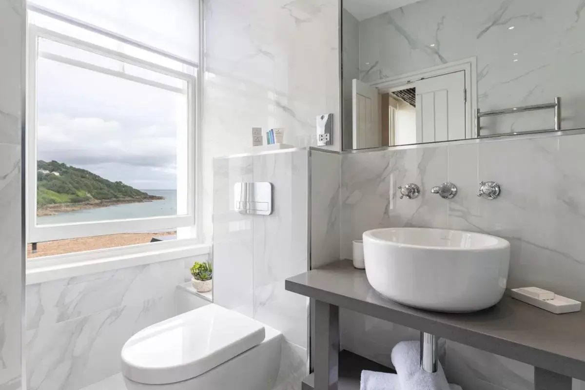 Bathroom in Carbis Bay and Spa Hotel