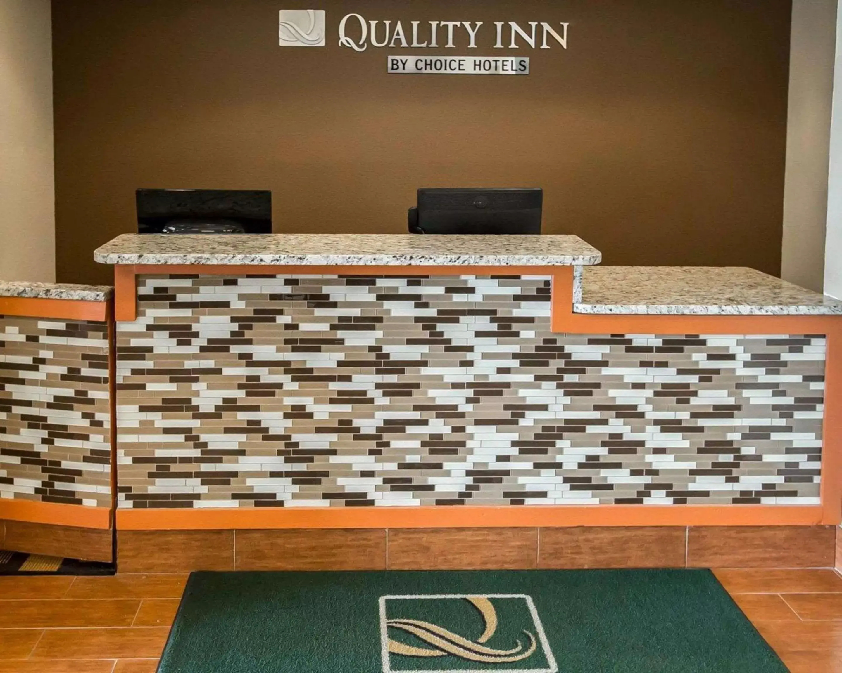 Lobby or reception in Quality Inn Chesterton near Indiana Dunes National Park I-94