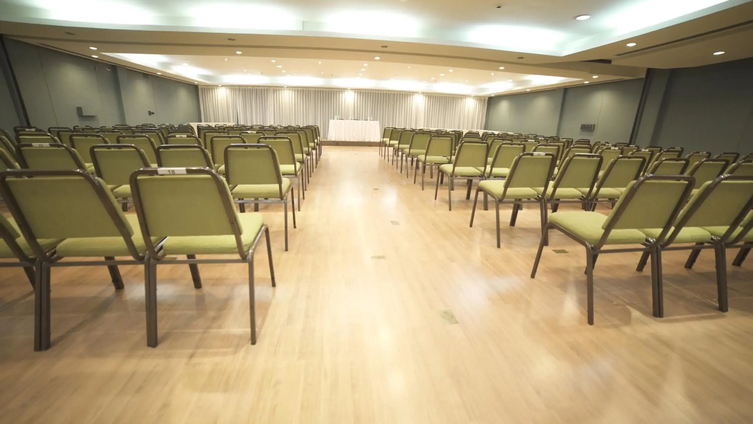 Meeting/conference room in South American Copacabana Hotel