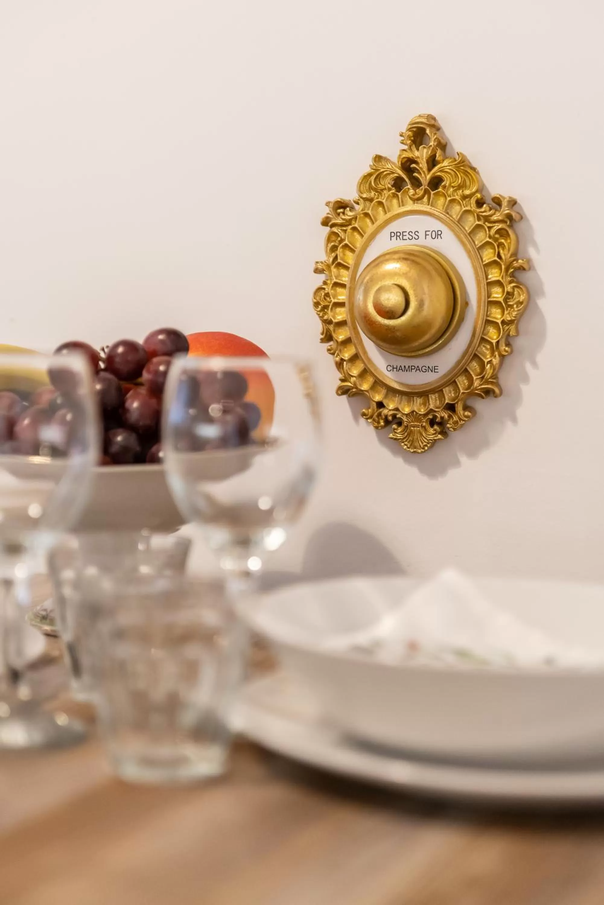 Dining area in TOWNHOUSE TROUVILLE - Appart'Hotel & Studios
