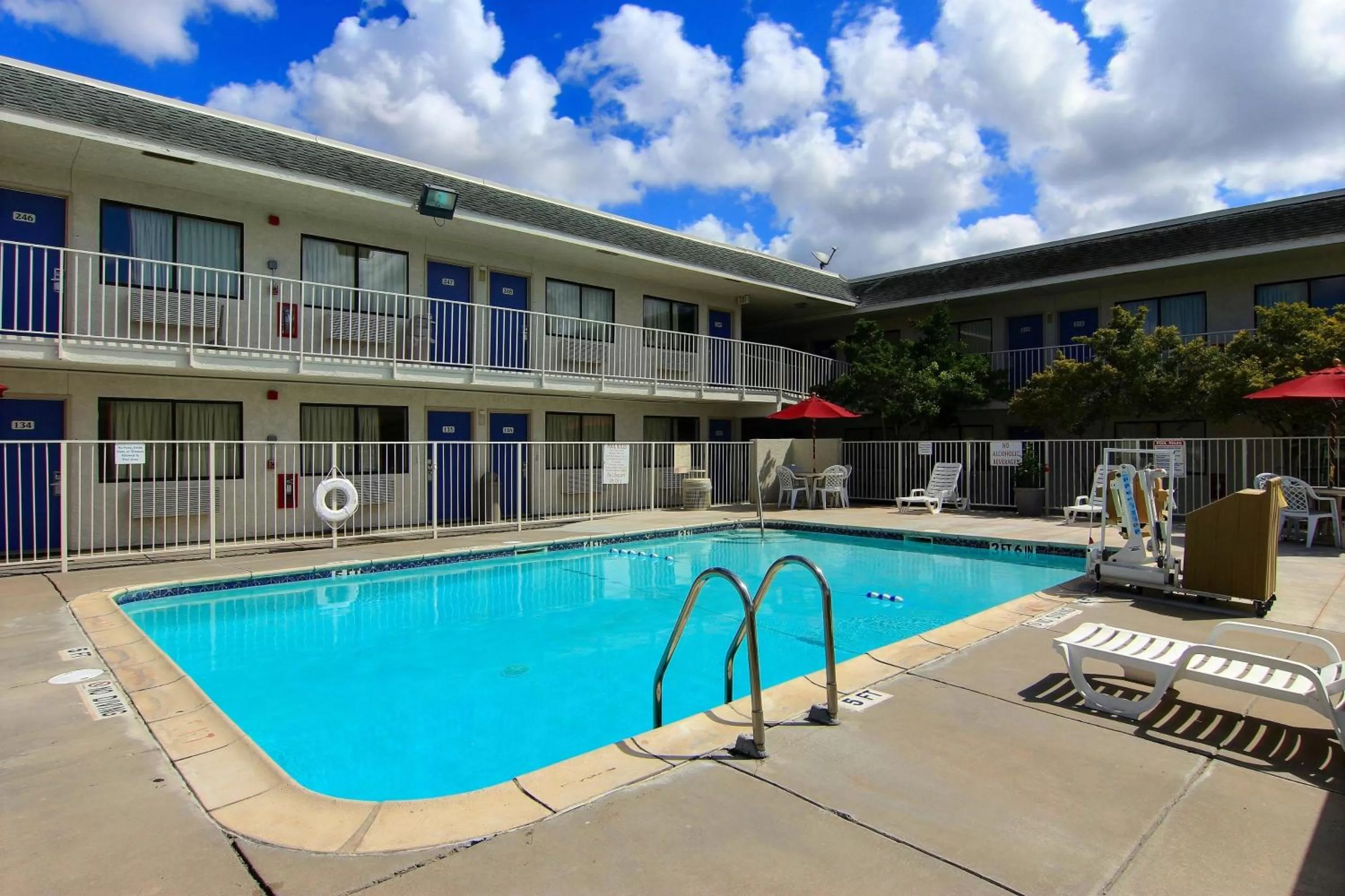 Swimming pool in Motel 6-Kingsville, TX