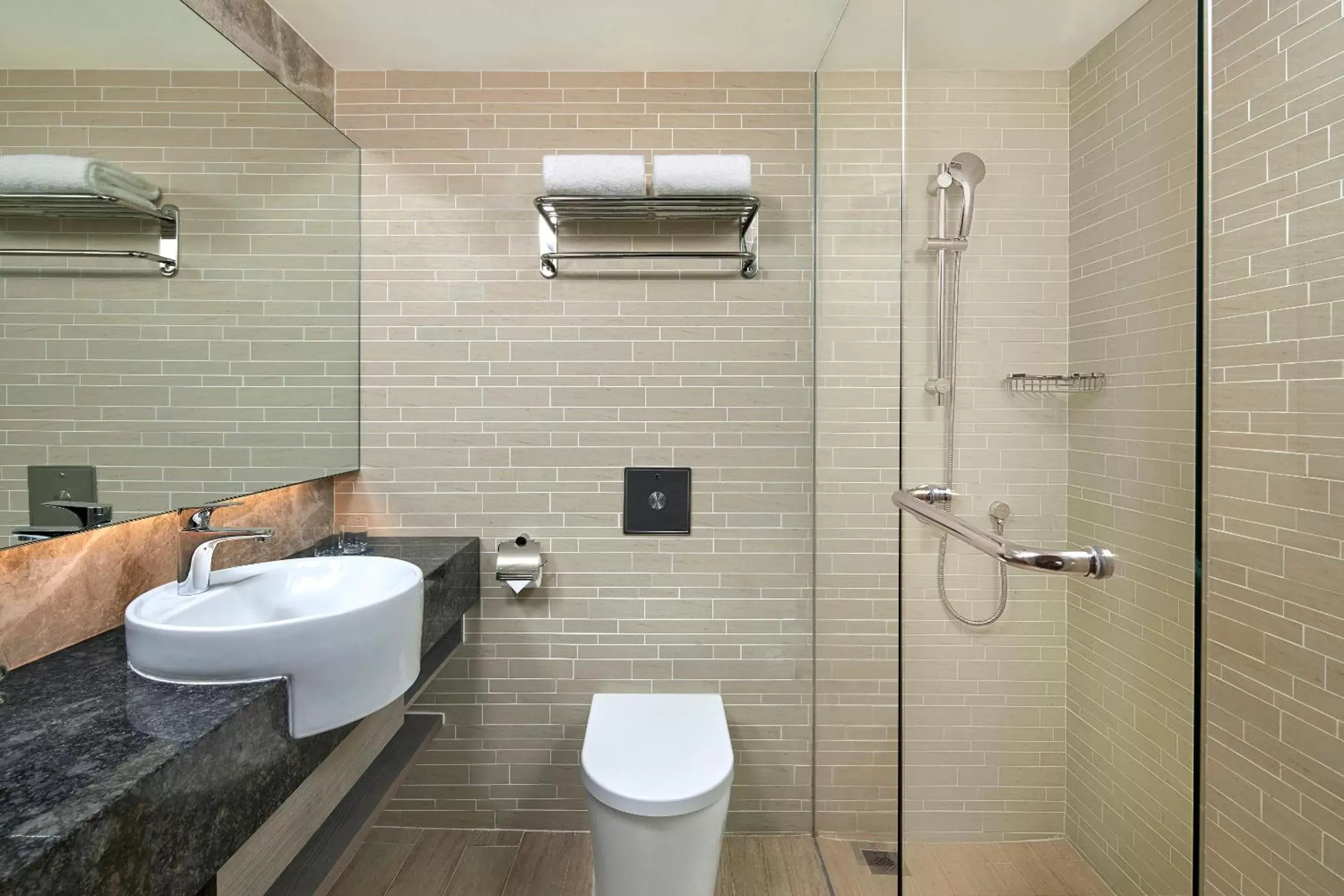 Shower, Bathroom in Four Points by Sheraton Singapore, Riverview