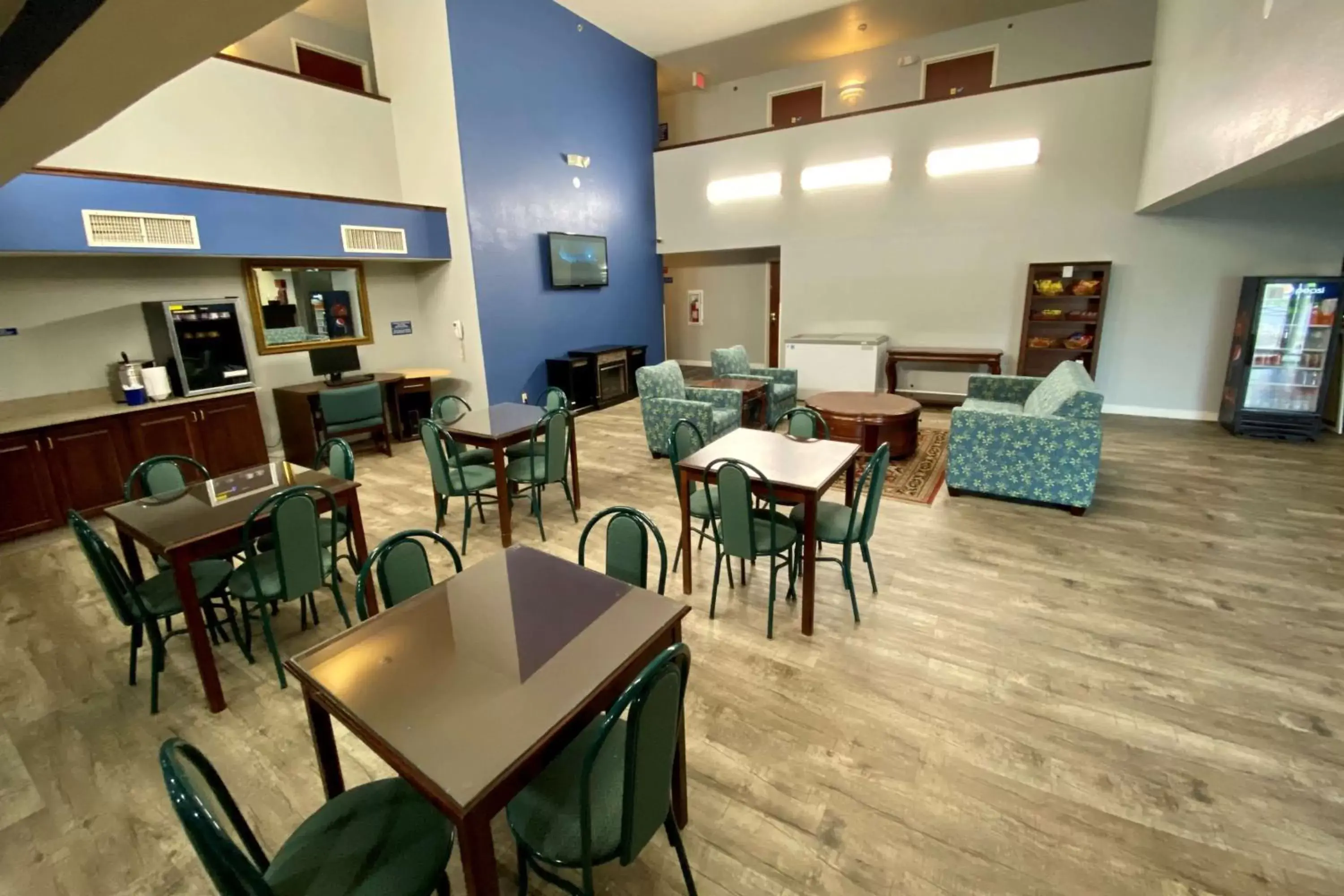 Restaurant/places to eat in Baymont by Wyndham Swanton Restaurant/places to eat in Baymont by Wyndham Swanton