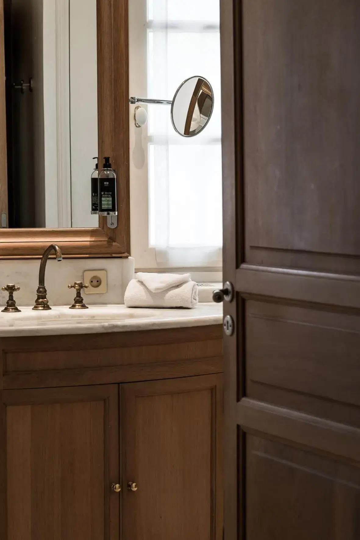 Property building in Hôtel la Magnaneraie Property building in Hôtel la Magnaneraie