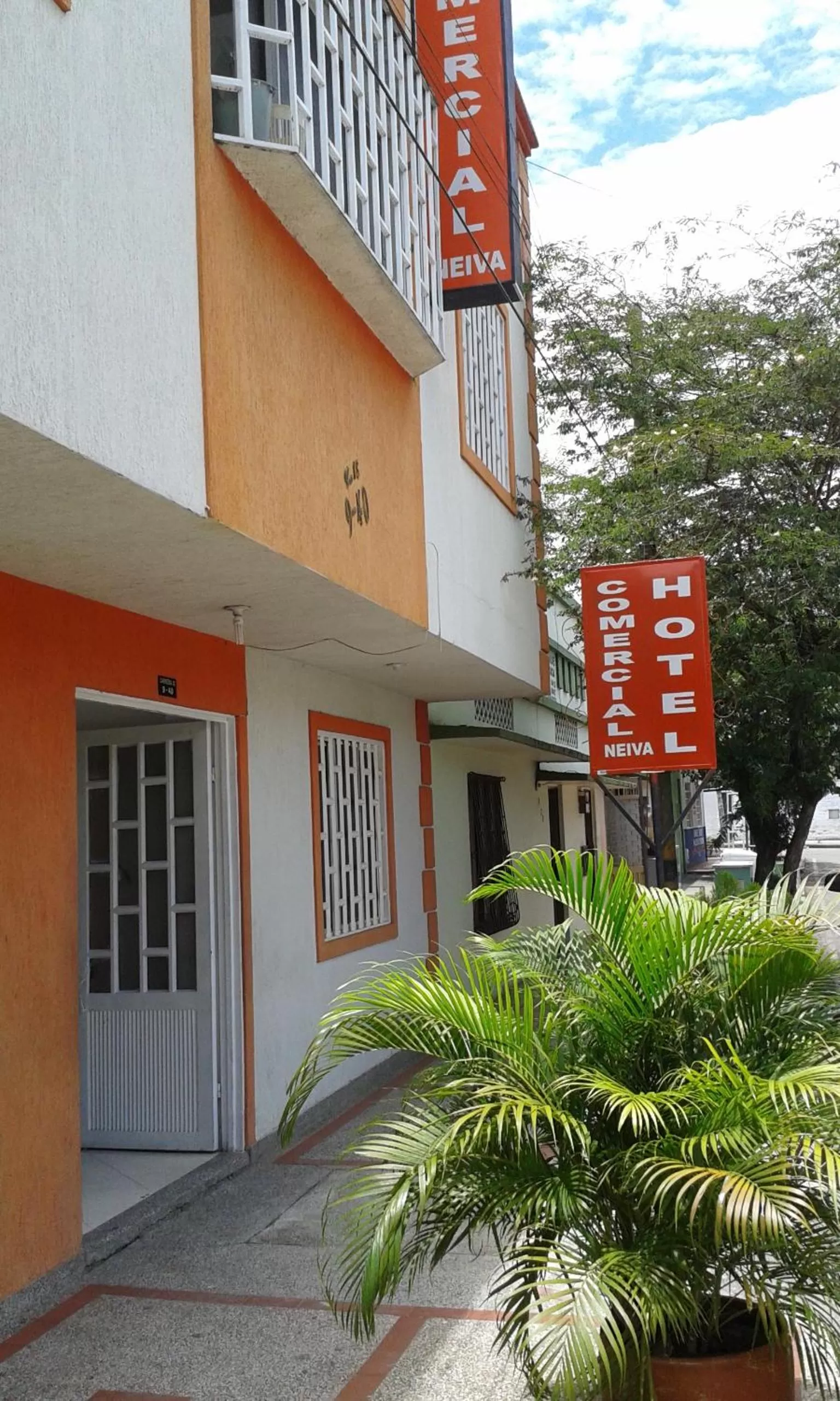 Property building in Hotel Comercial Neiva