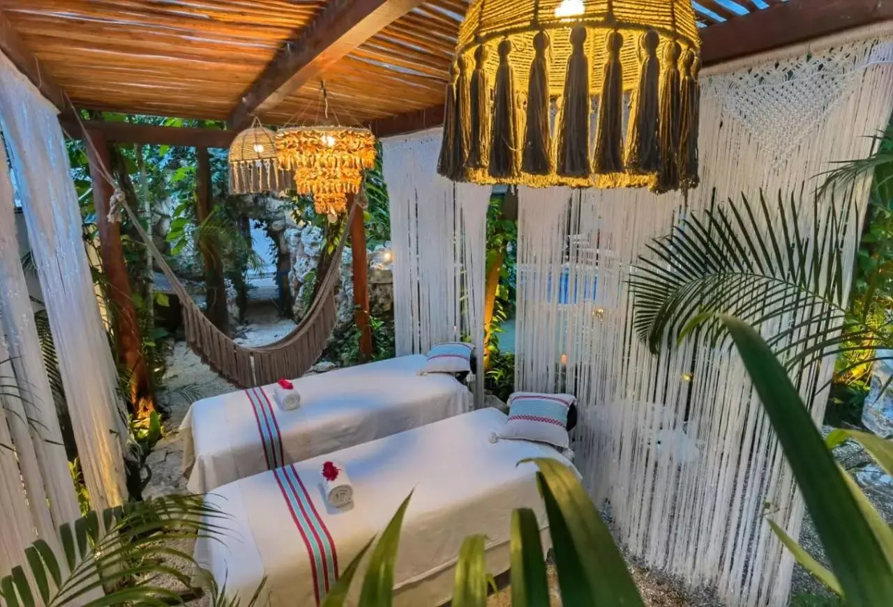 Spa and wellness centre/facilities, Bed in Hotel Hulku Spa and wellness centre/facilities, Bed in Hotel Hulku