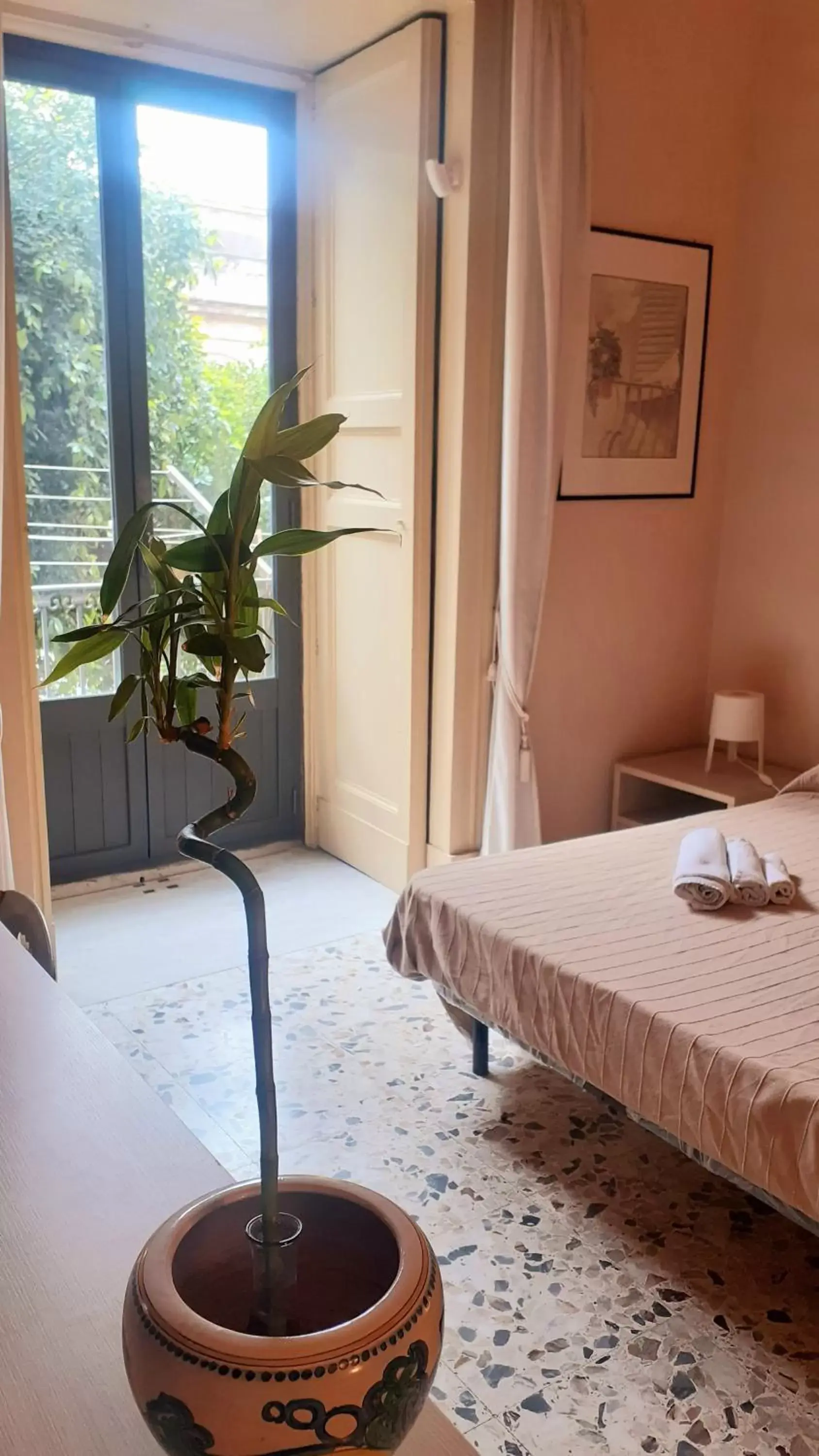 Double Room with Shared Bathroom in Bed and Books Isabella Double Room with Shared Bathroom in Bed and Books Isabella