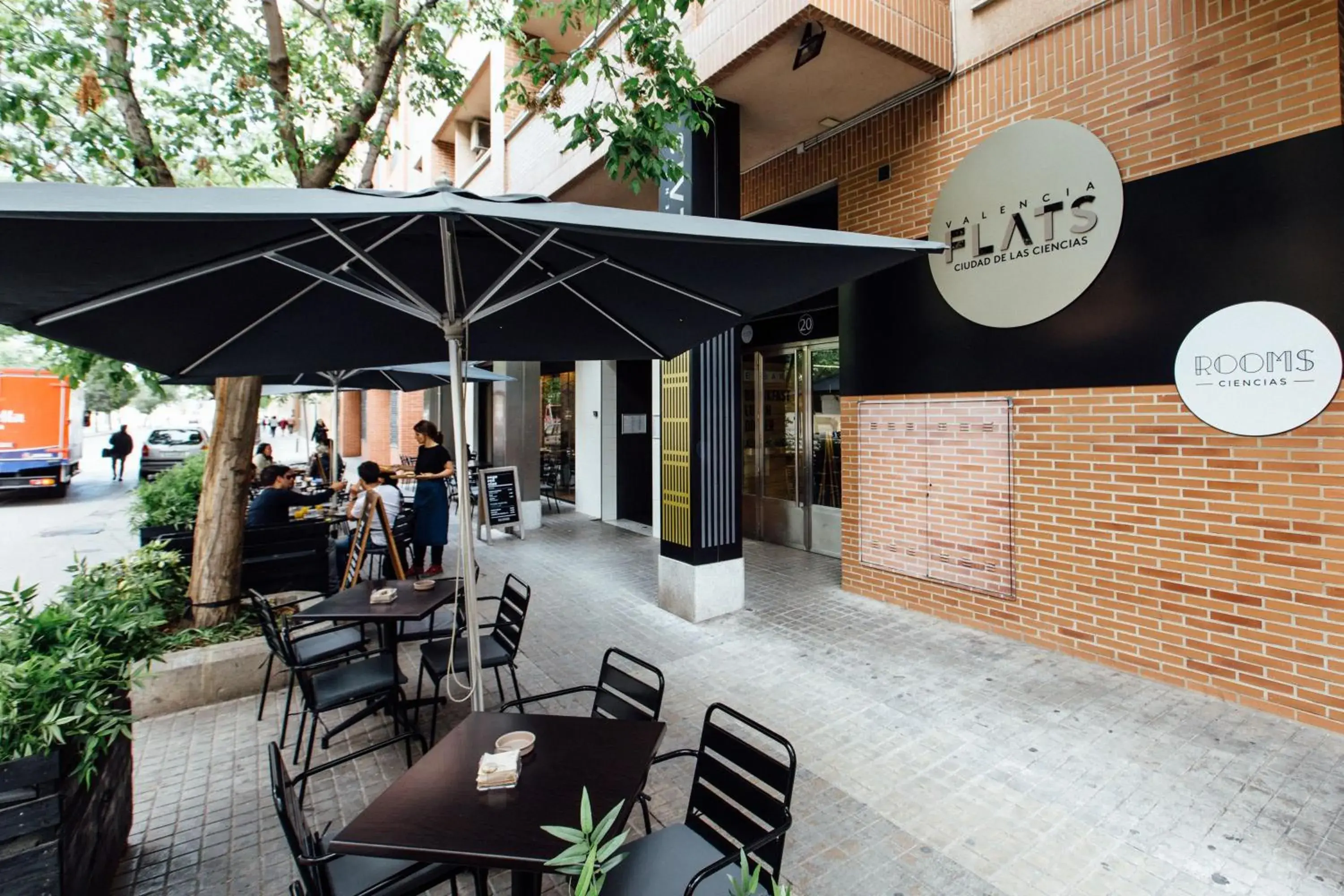 Restaurant/places to eat in Valenciaflats Ciudad de las Ciencias