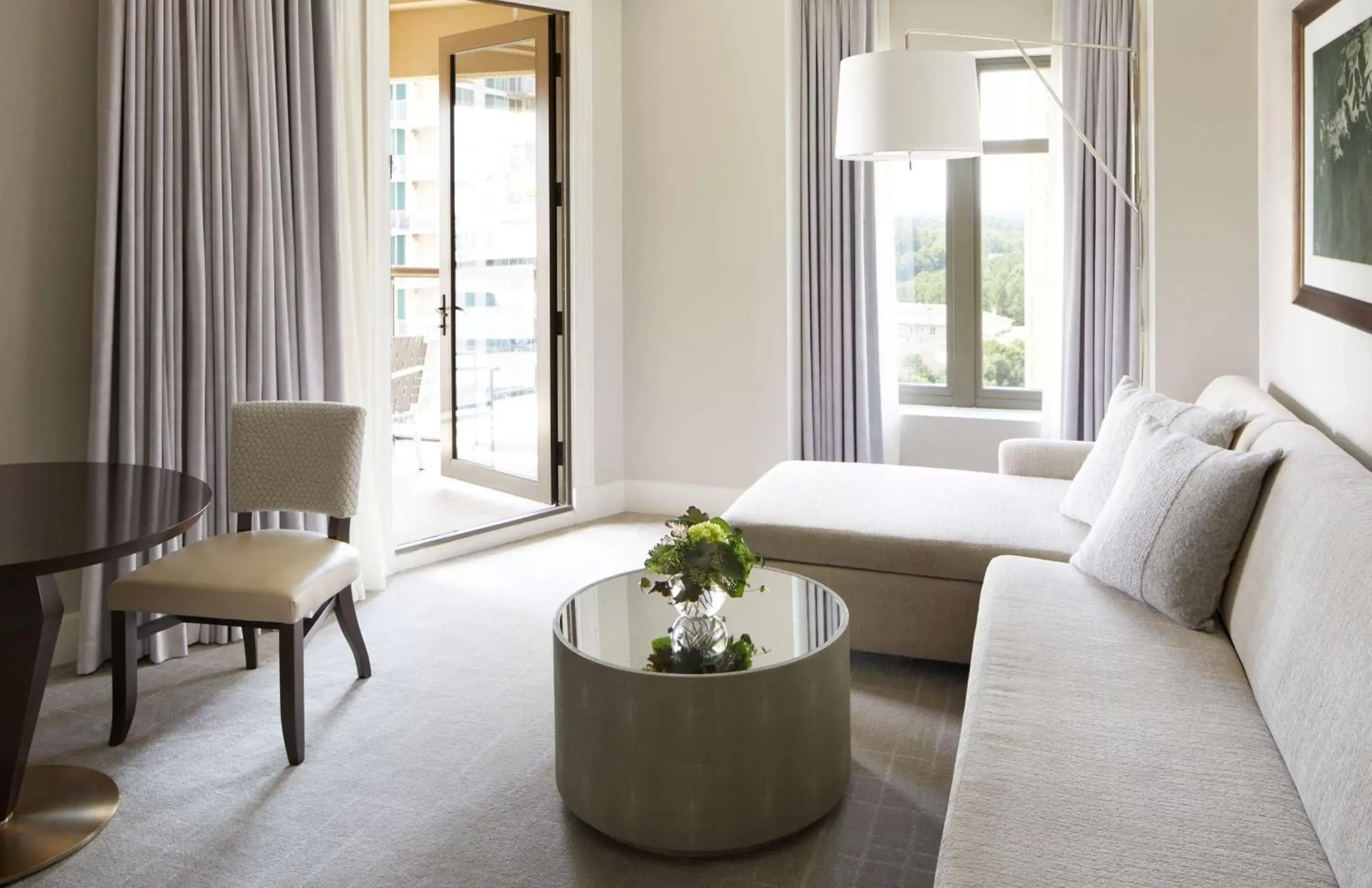 Living room, Seating Area in Waldorf Astoria Atlanta Buckhead