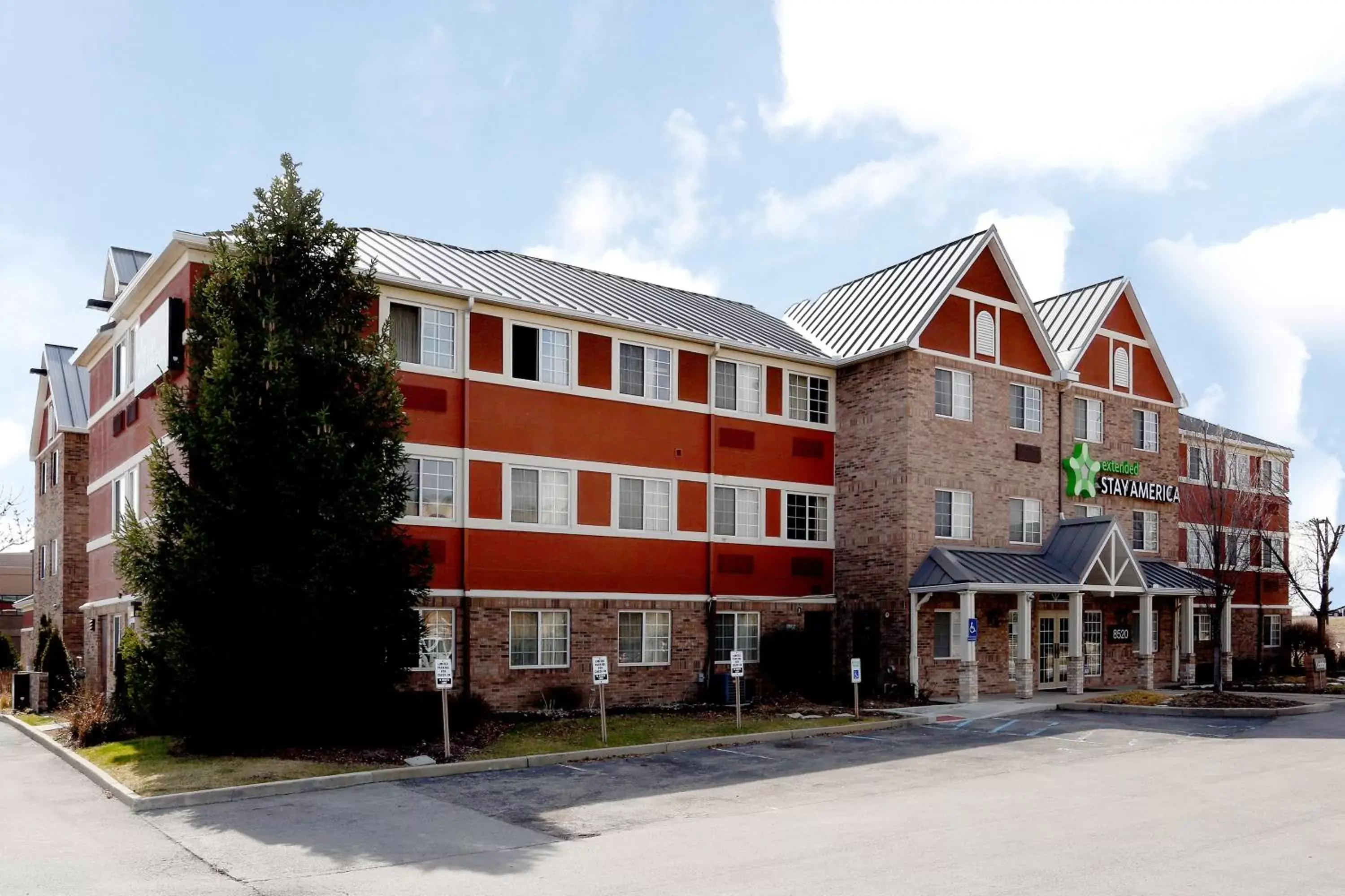 Property Building in Extended Stay America Suites - Indianapolis - West 86th St