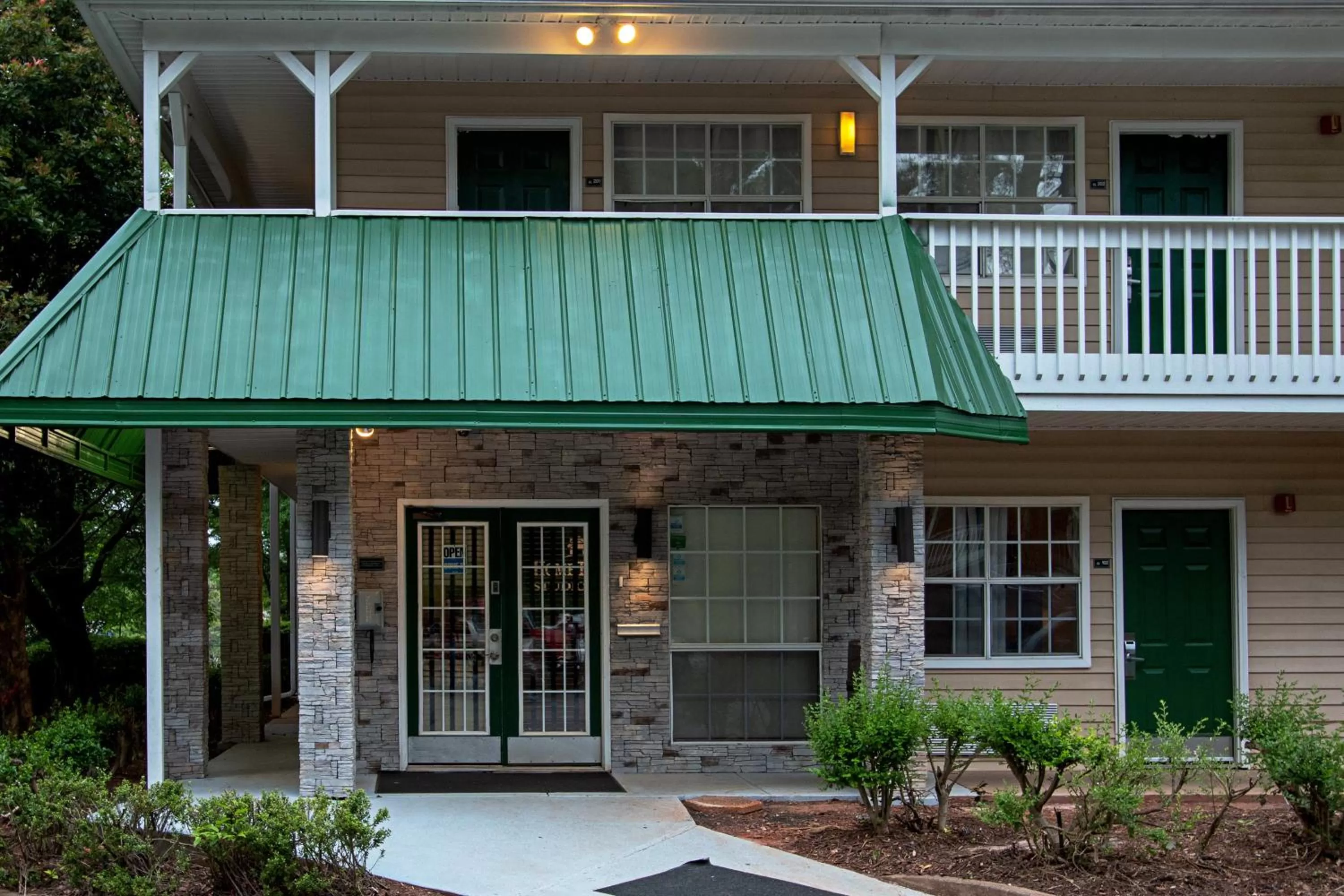 Property building in HomeTowne Studios by Red Roof Atlanta – Lawrenceville