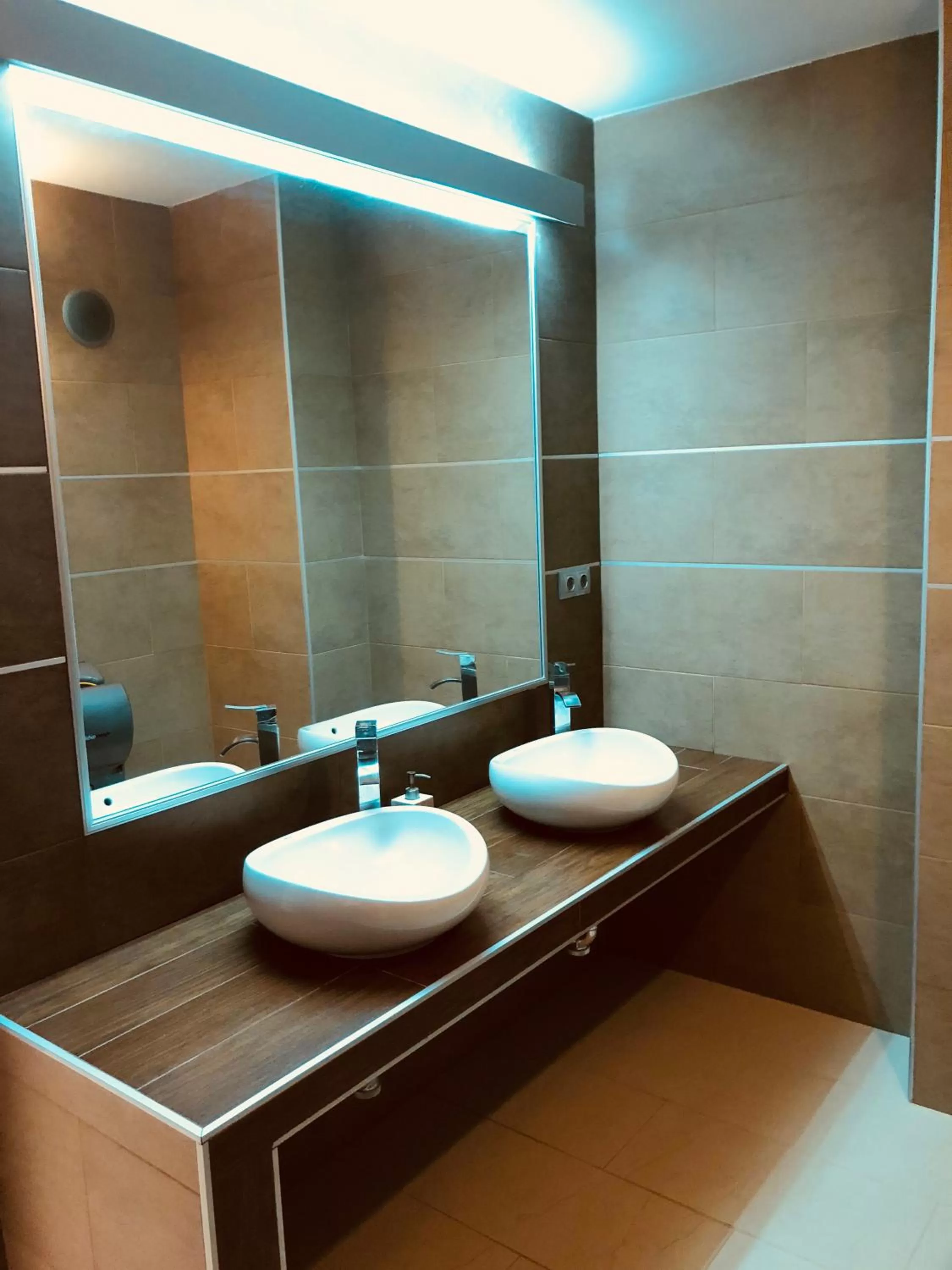 Public Bath in Regency Torviscas Apartments and Suites