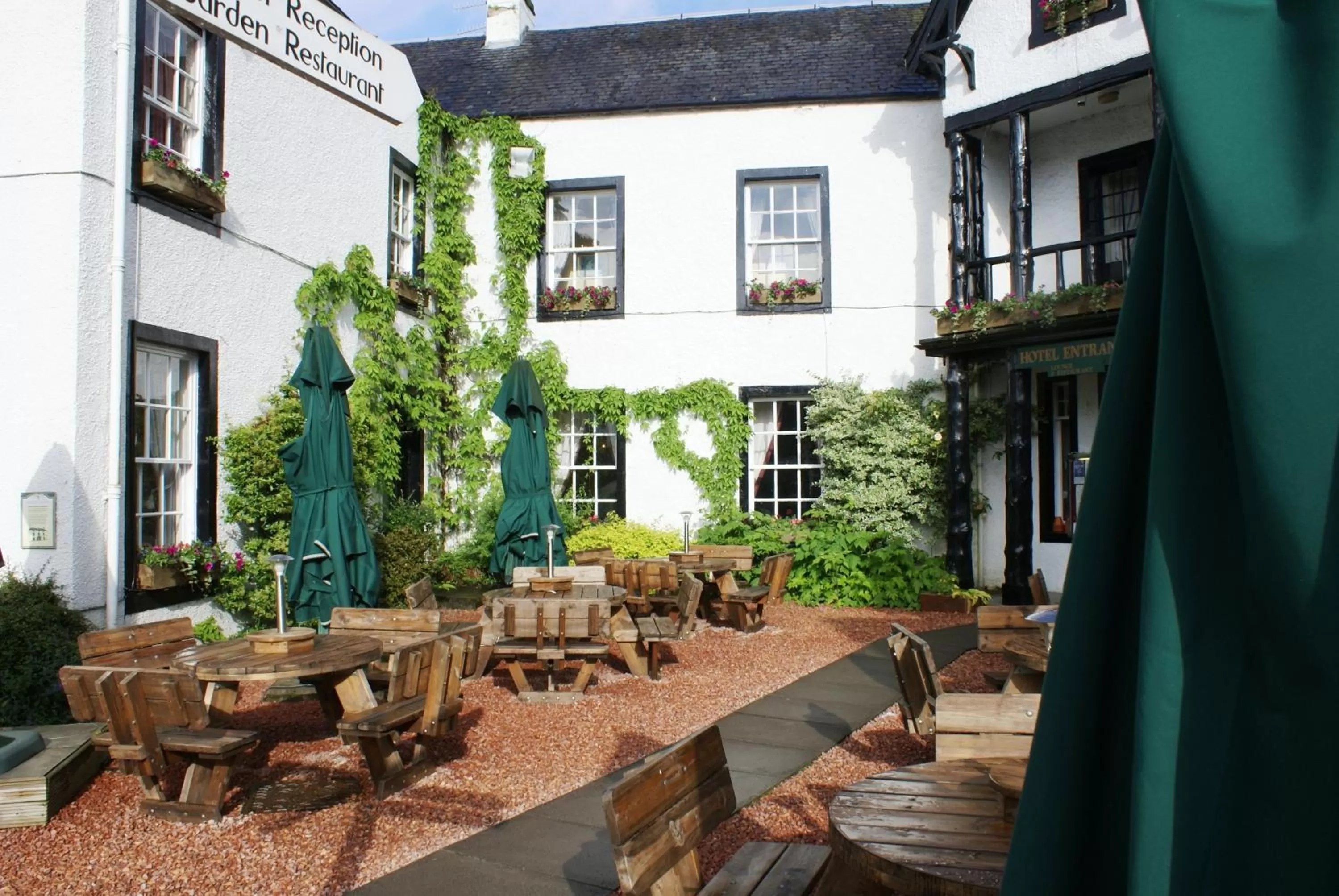 Garden in Moulin Hotel