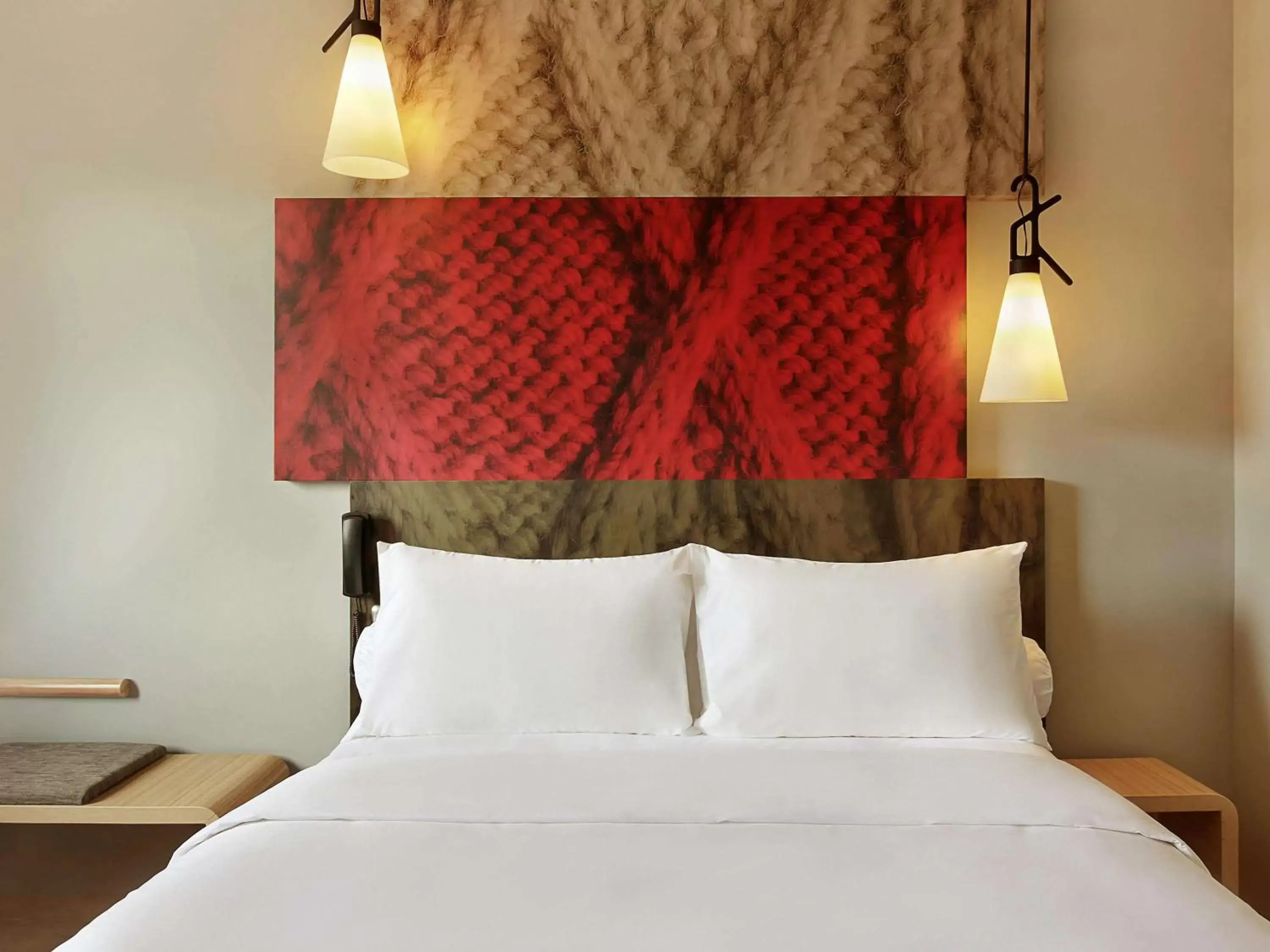 Photo of the whole room, Bed in ibis Bali Legian Street