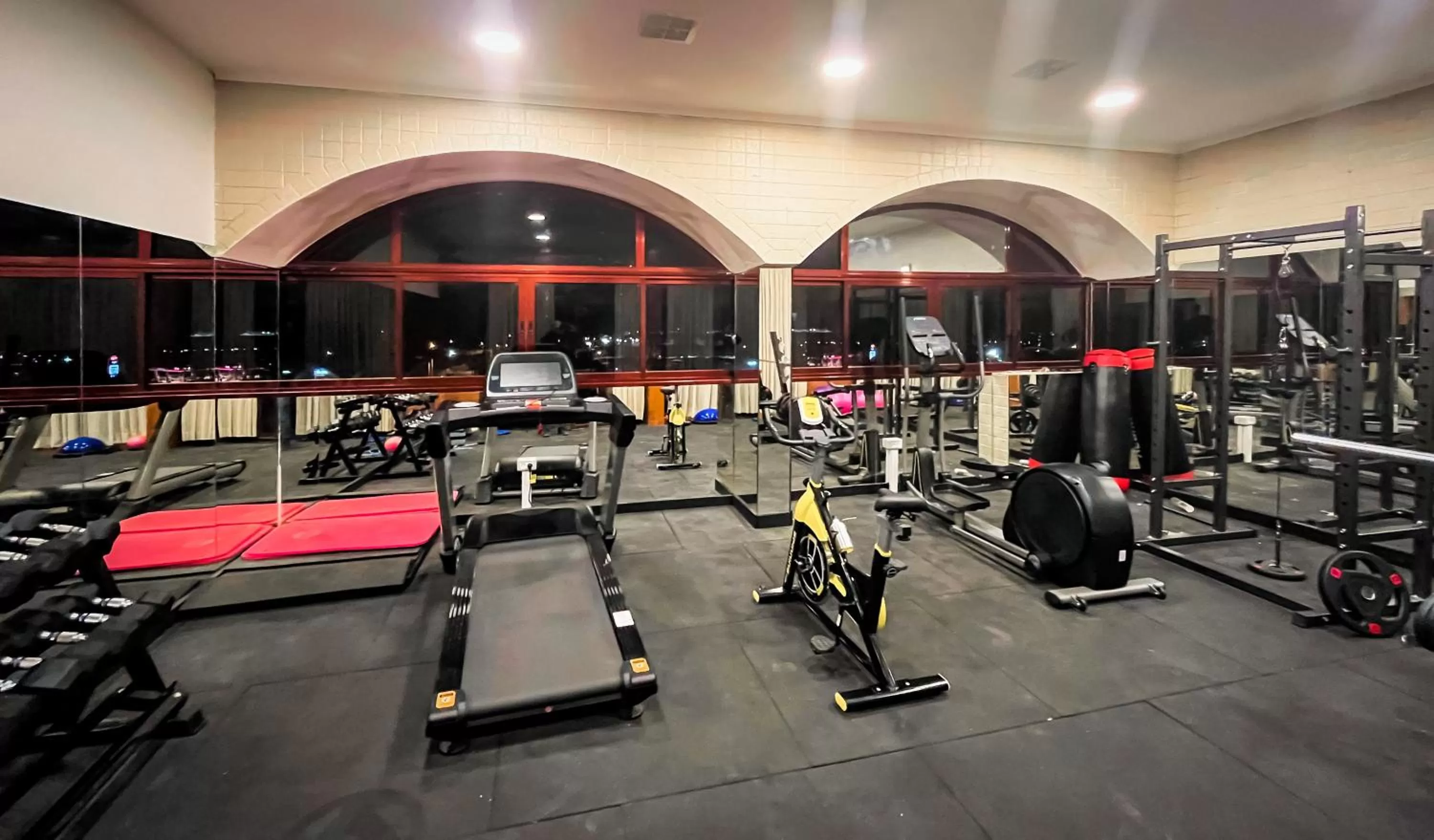 Fitness centre/facilities in Inbar Hotel