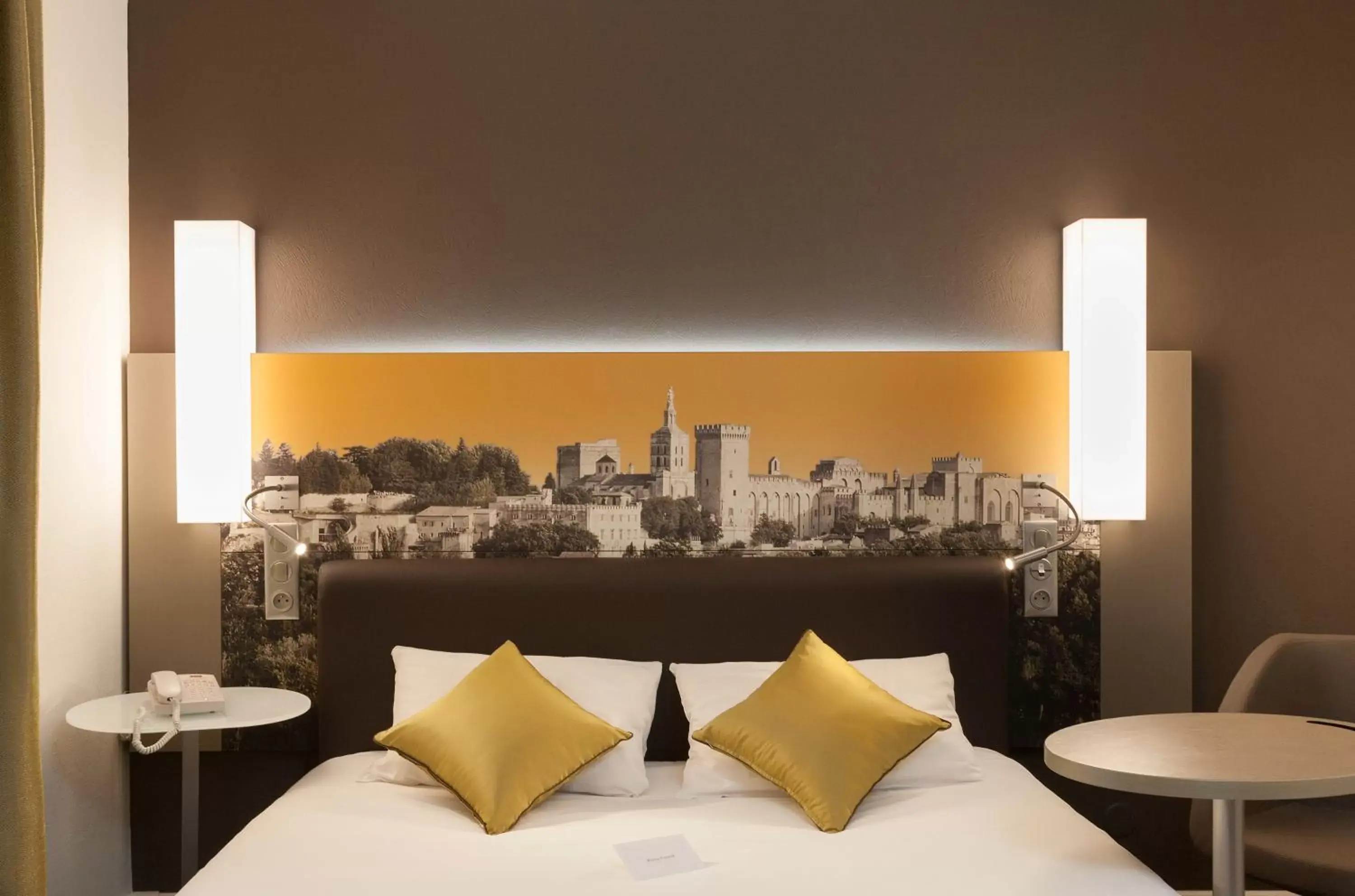 Bed in Mercure Avignon Centre Palais des Papes Bed in Mercure Avignon Centre Palais des Papes
