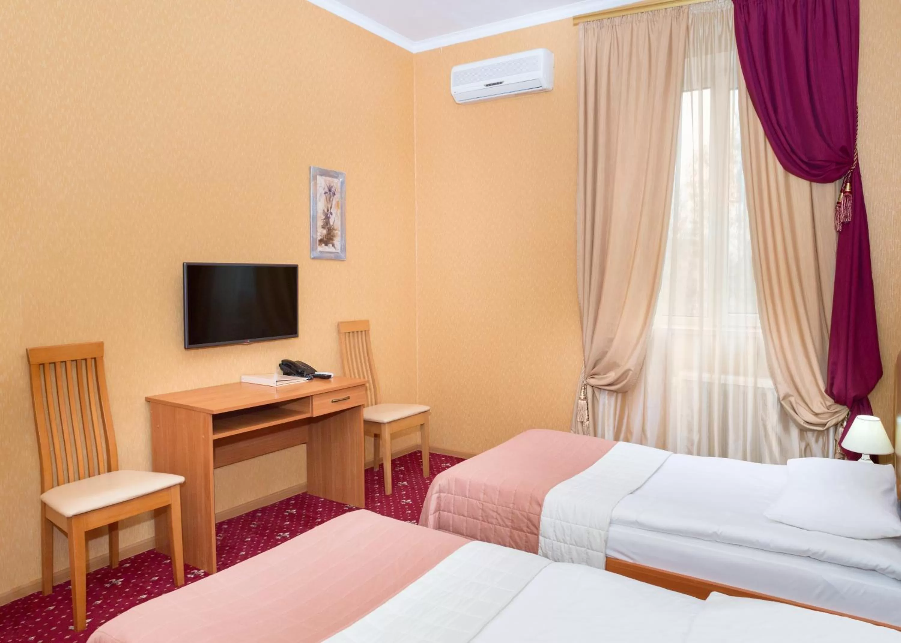 Bedroom, Bed in Lermontovskiy Hotel