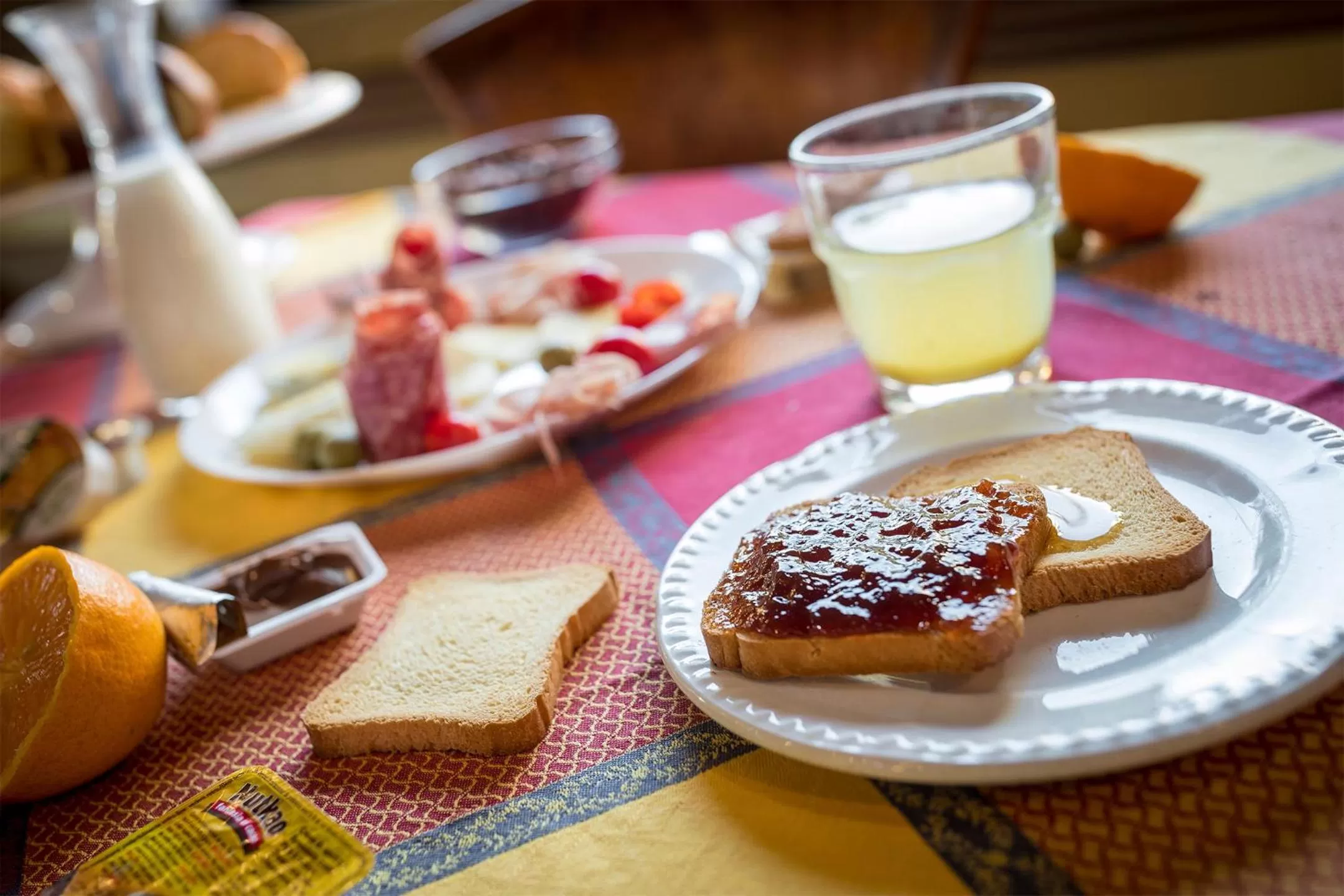 Food and drinks in Grand Hotel Colony