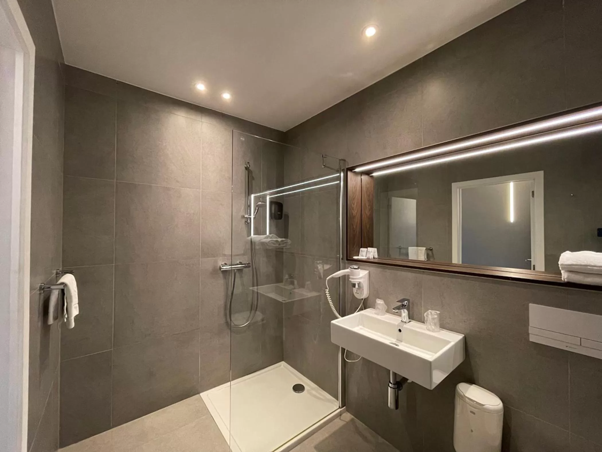 Shower in Hotel Elisabeth