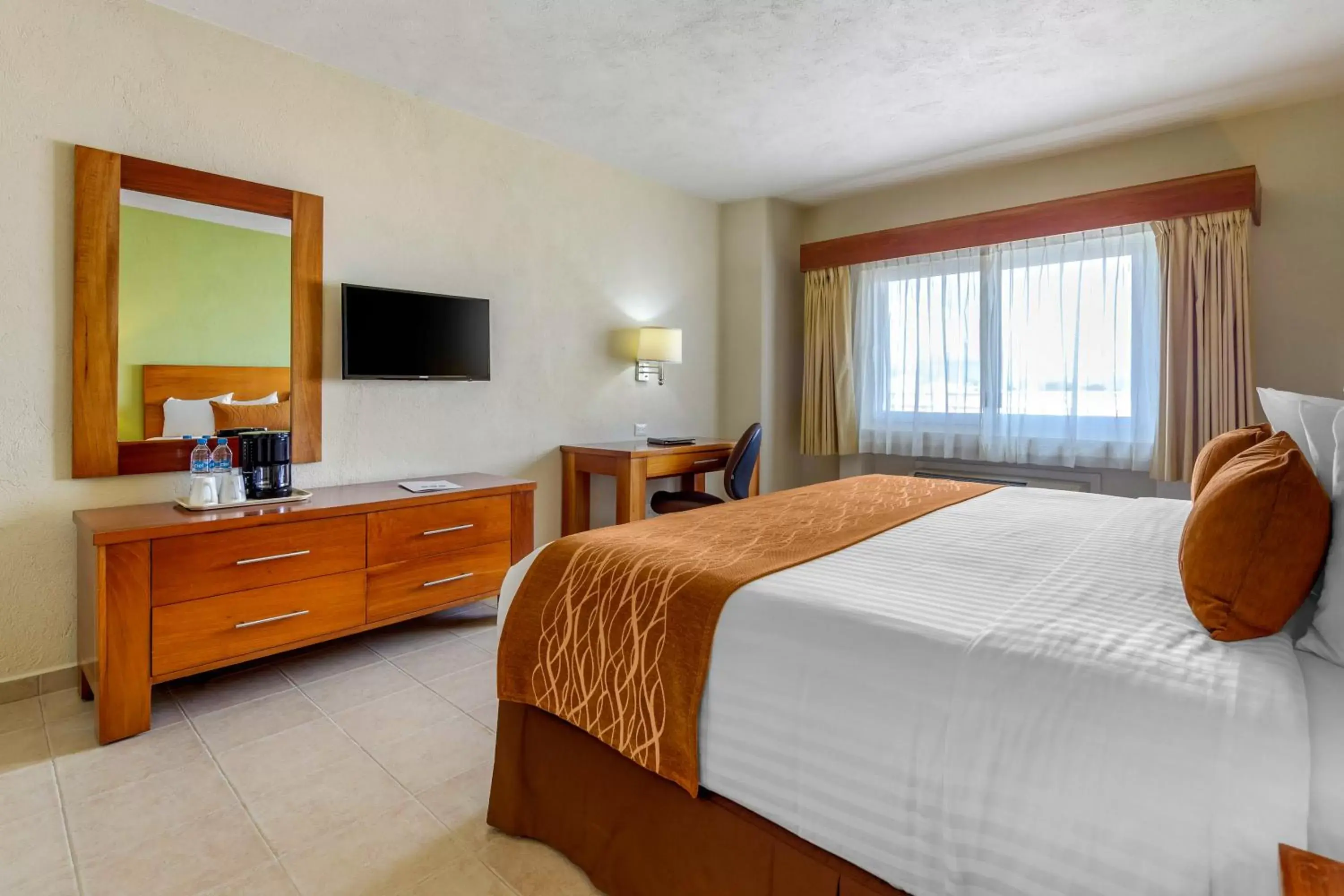 Bed in Comfort Inn Puerto Vallarta