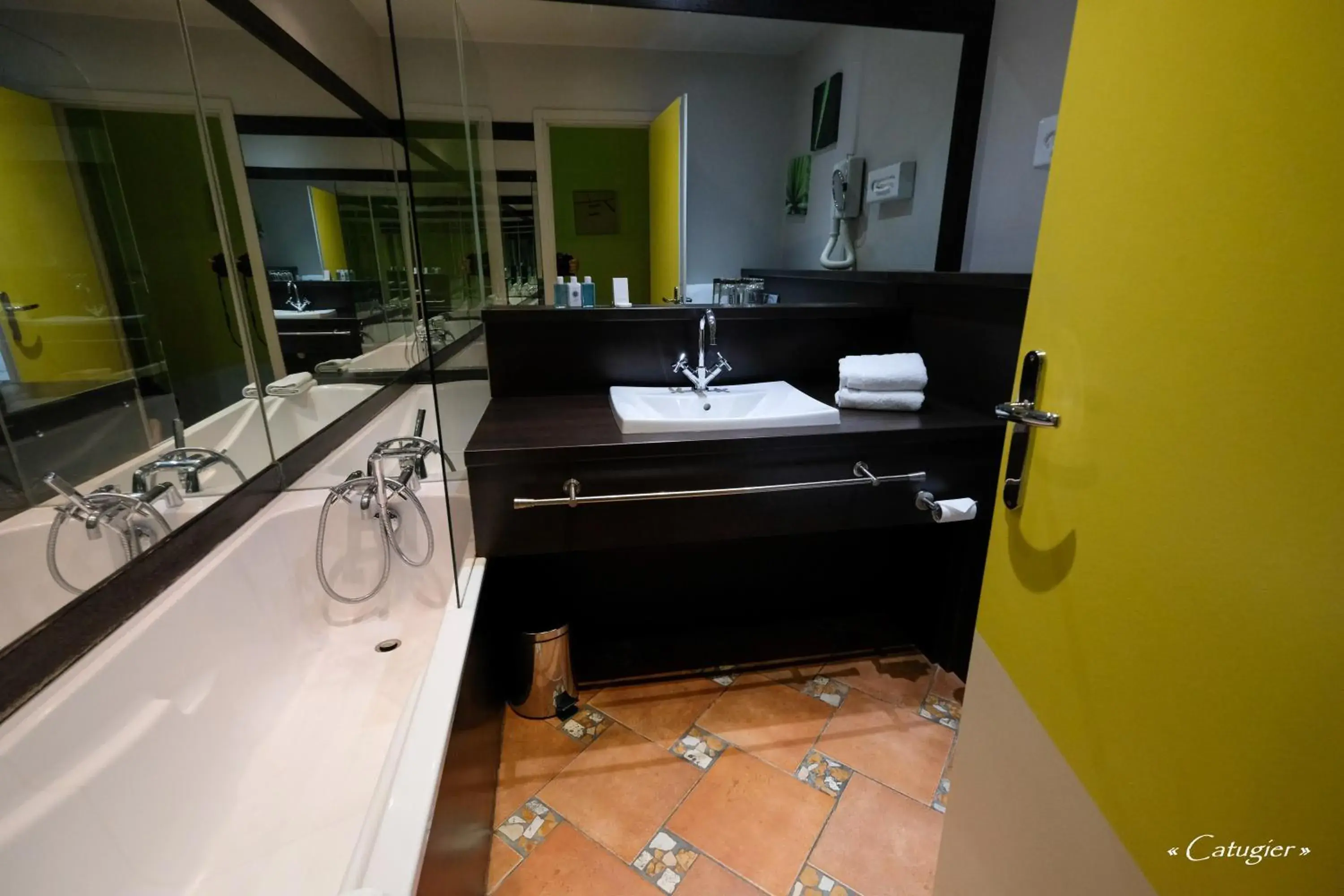 Toilet, Bathroom in Hotel Des Beaux Arts
