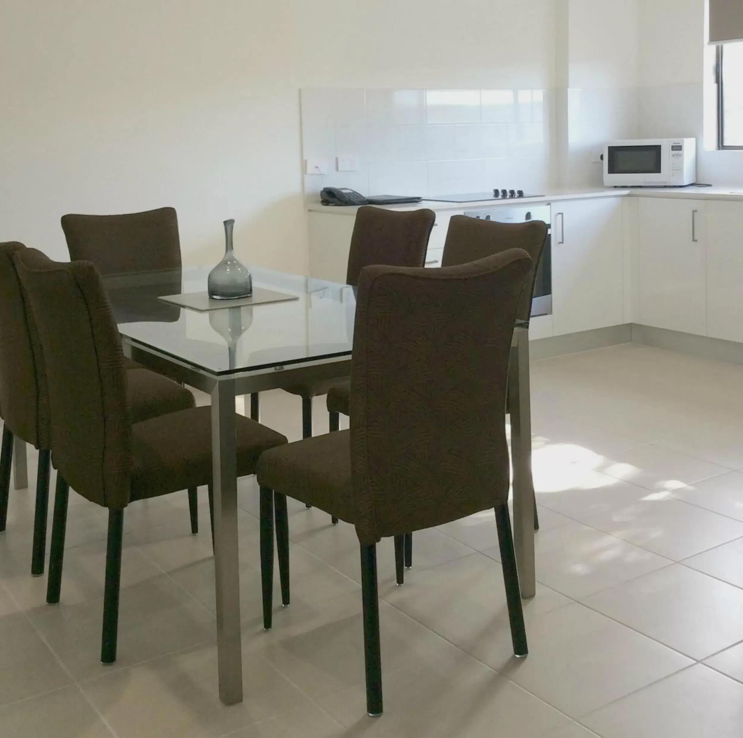 Dining area, Seating Area in BEST WESTERN Geelong Motor Inn & Serviced Apartments