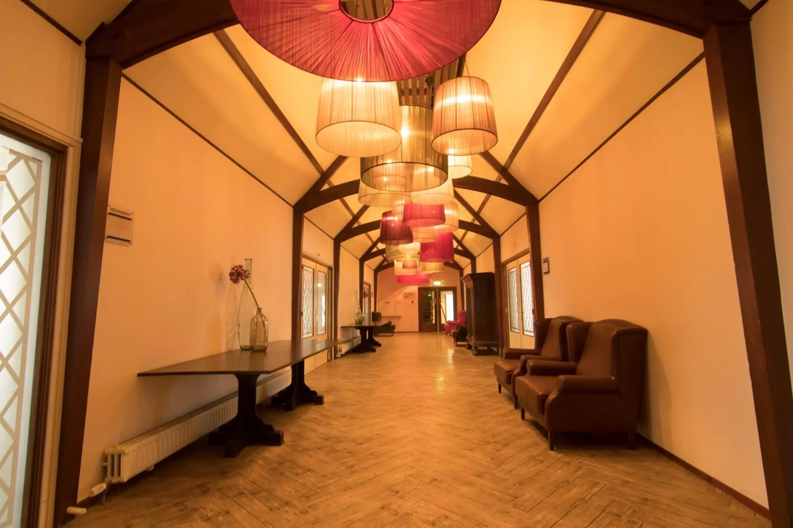Seating area, Lobby/Reception in Van der Valk Hotel Hilversum/ De Witte Bergen