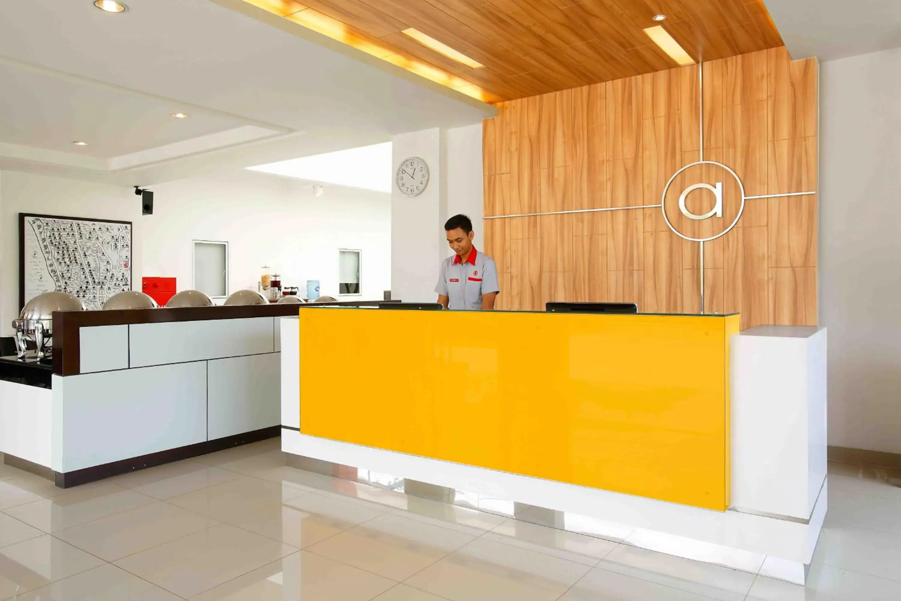 Property building, Lobby/Reception in Amaris Hotel Sunset Road