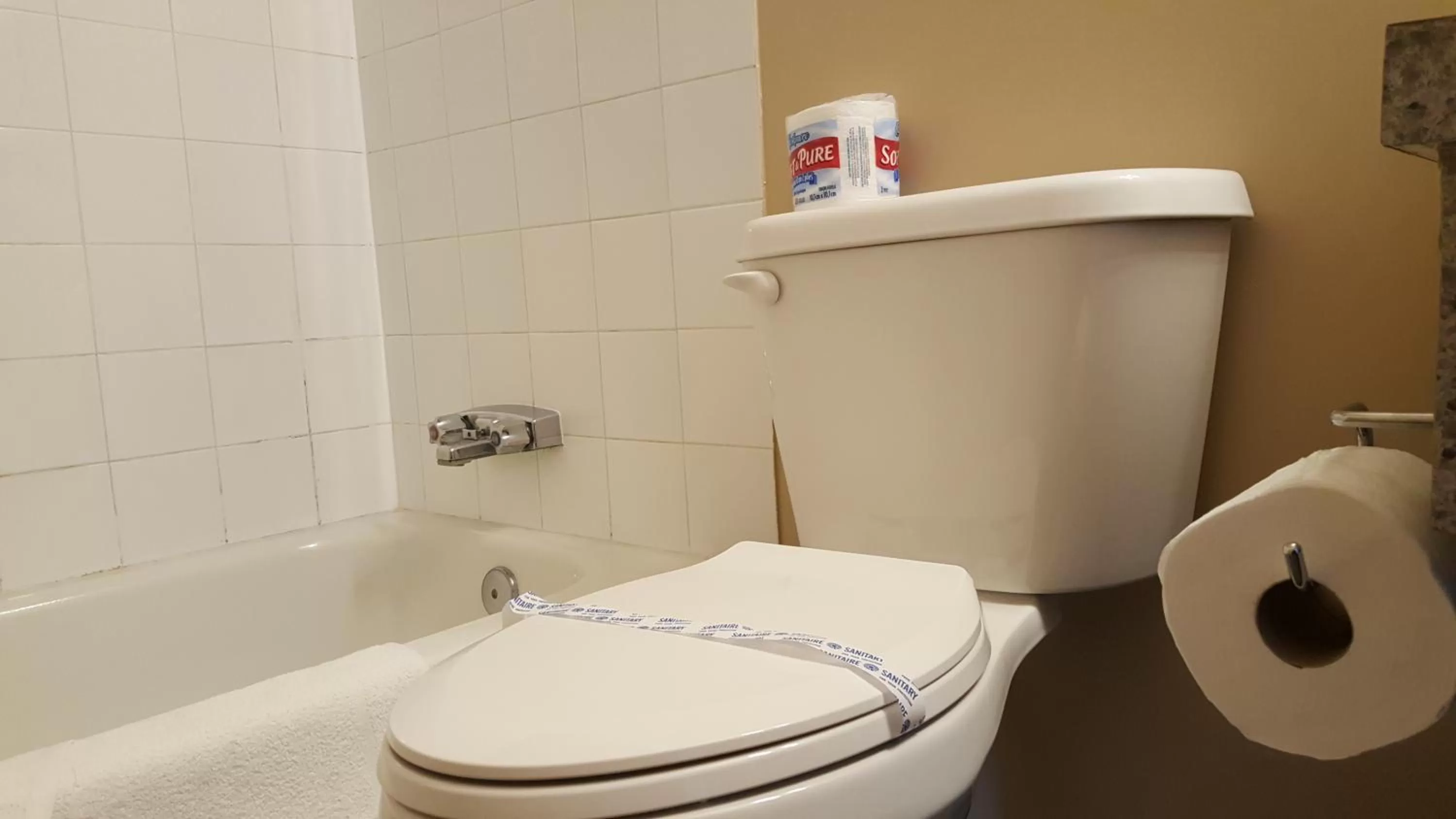 Toilet, Bathroom in Didsbury Country Inn