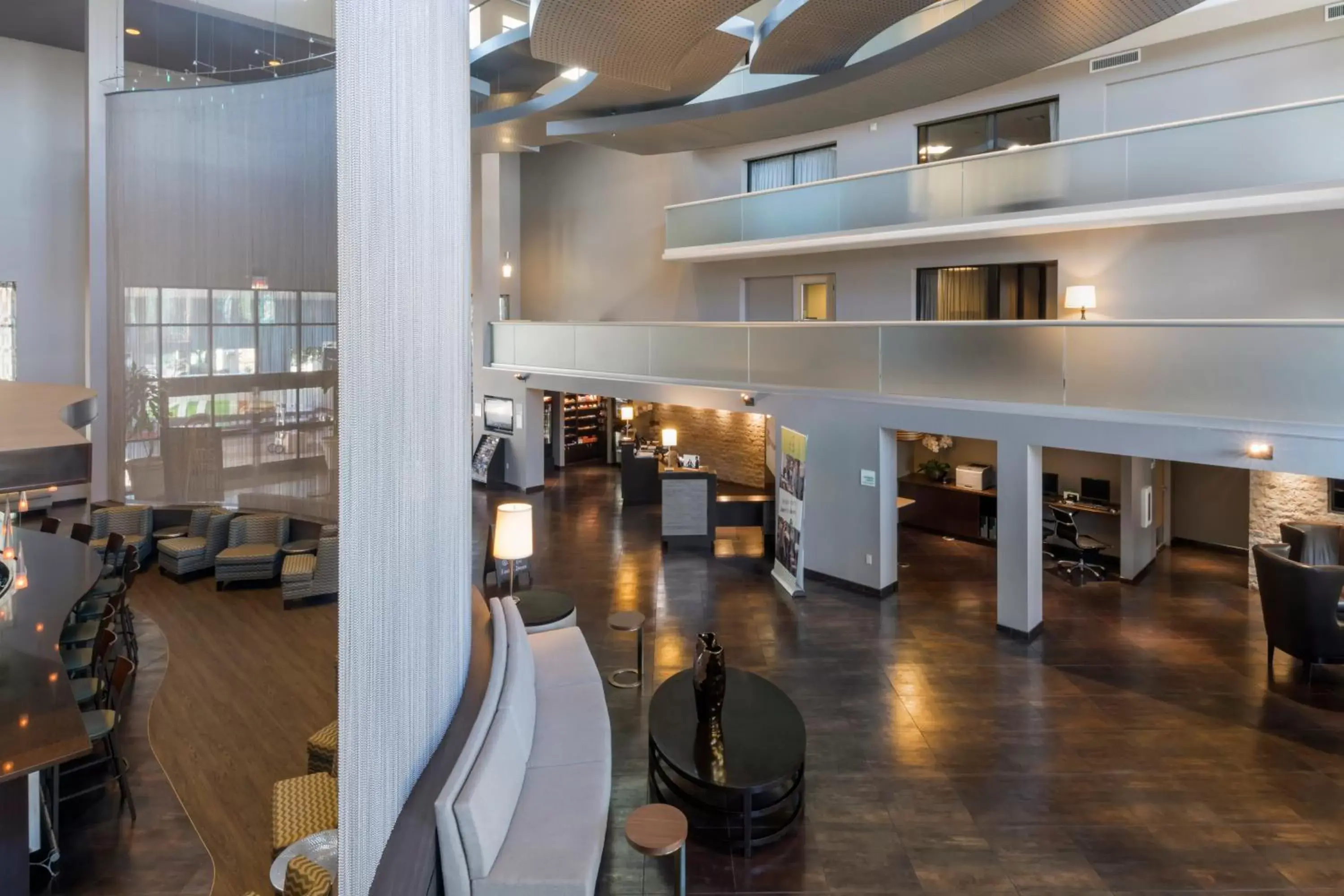 Lobby or reception, Restaurant/Places to Eat in Holiday Inn and Suites Phoenix Airport North, an IHG Hotel