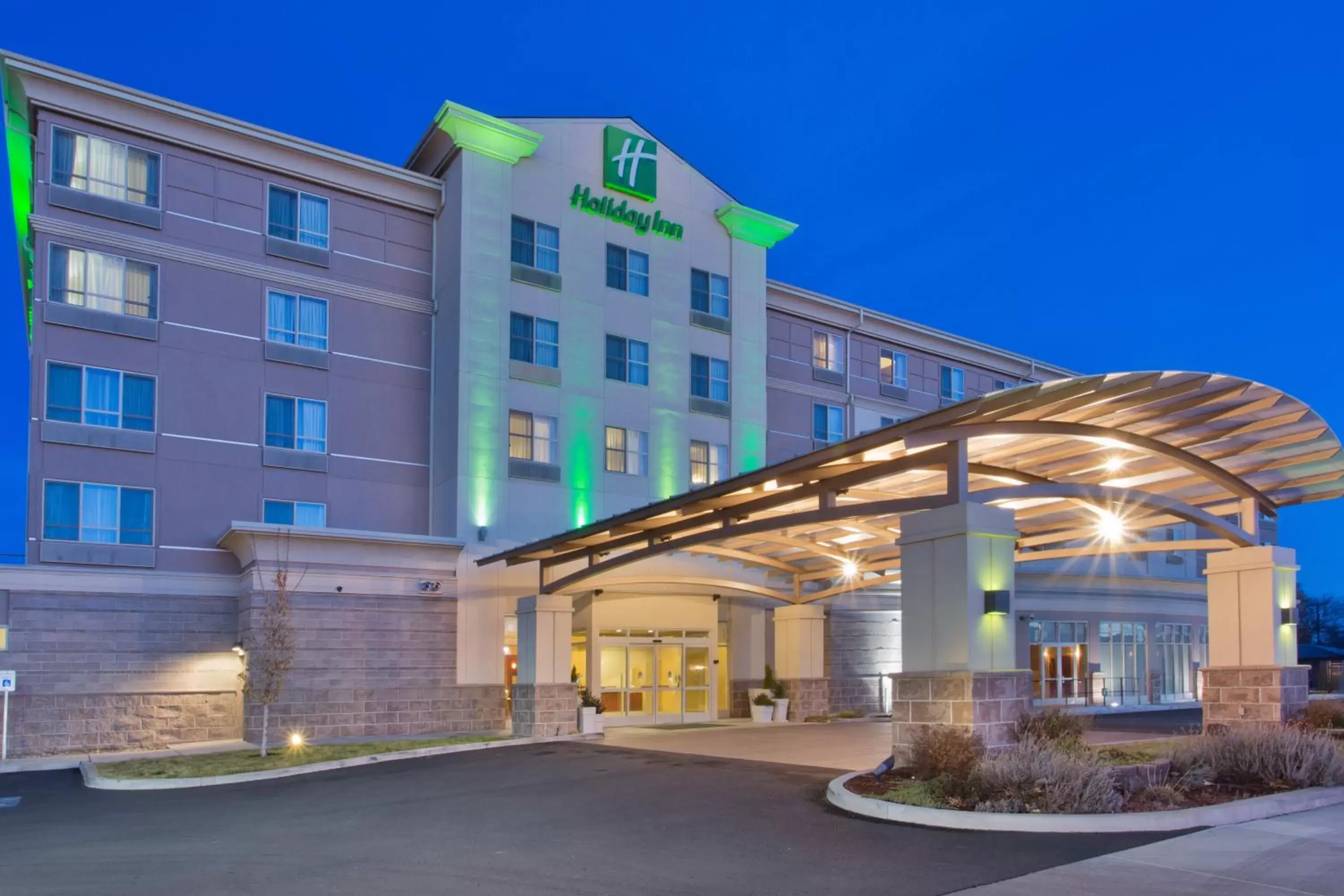 Property Building in Holiday Inn Yakima, an IHG Hotel