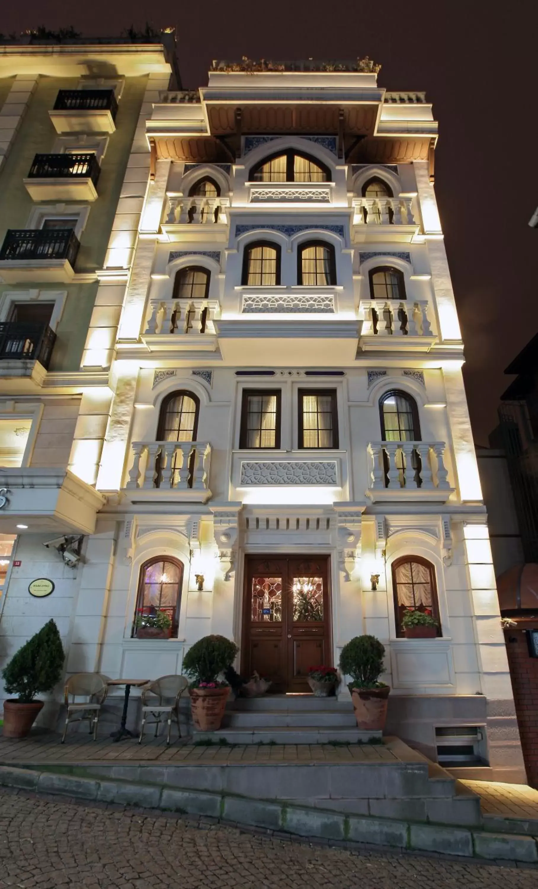 Facade/entrance, Property Building in Hotel Niles Istanbul