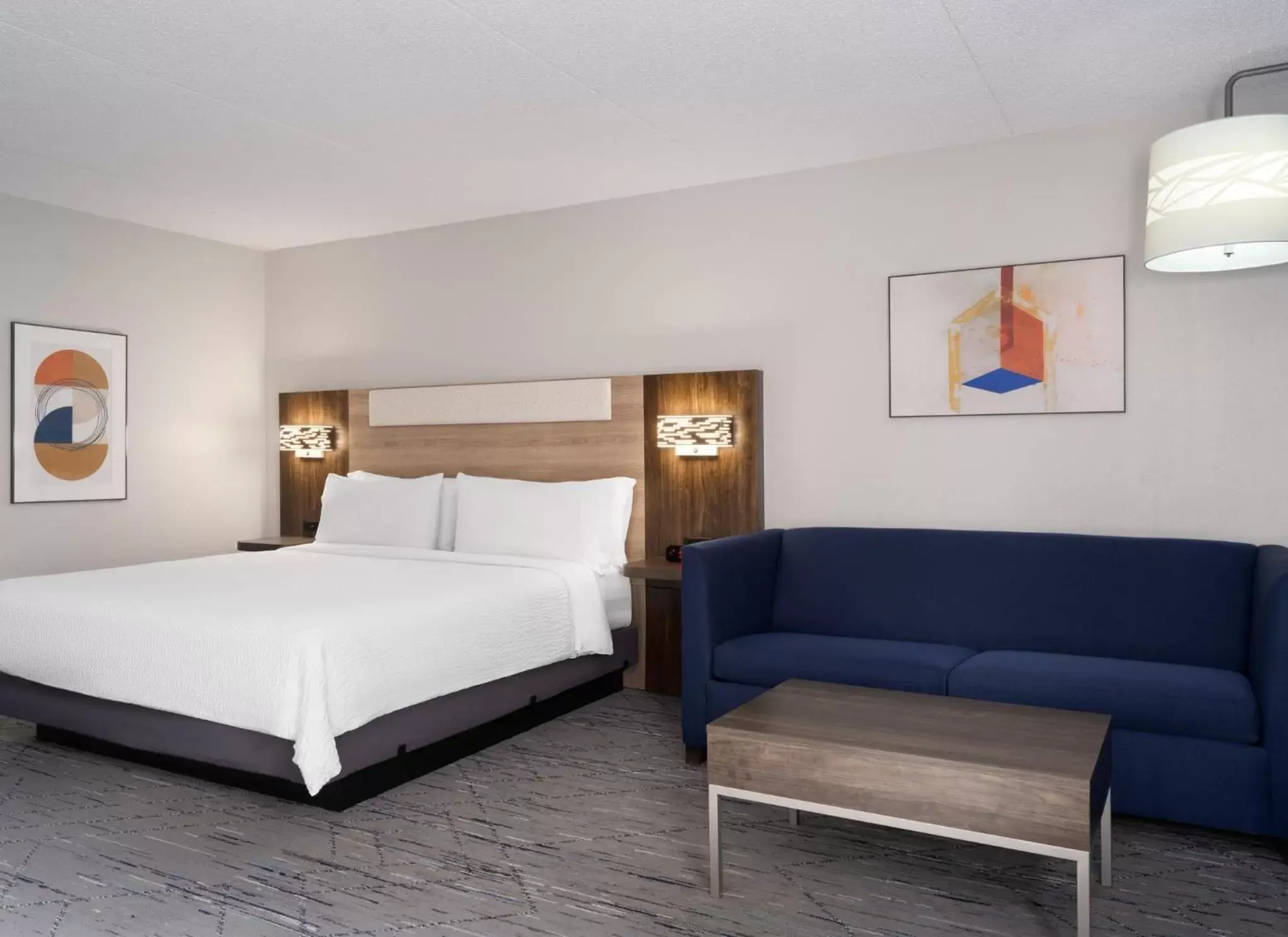 Photo of the whole room, Bed in Holiday Inn Express Indianapolis Airport, an IHG Hotel