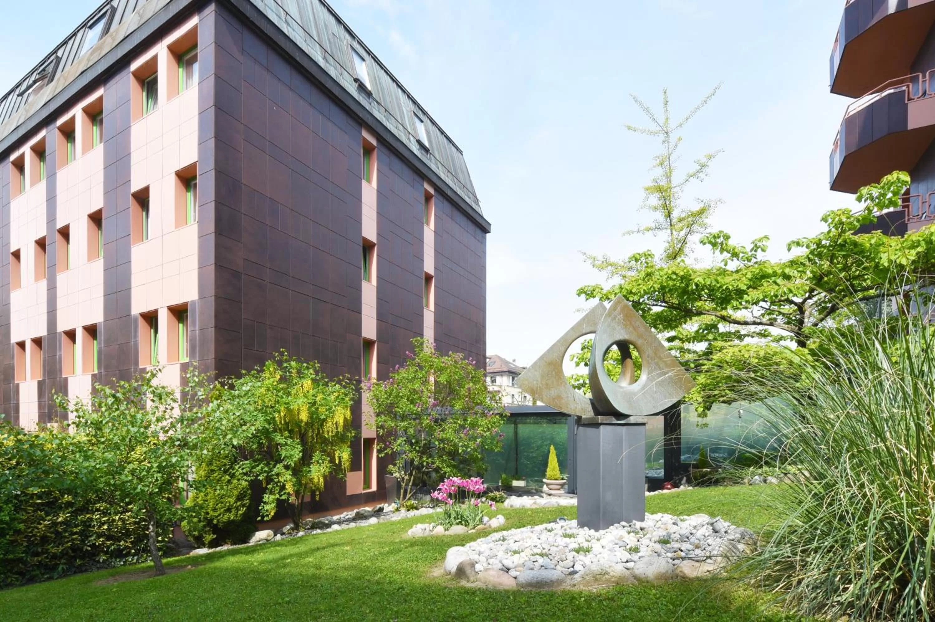 Garden in Tulip Inn Beaulieu Lausanne