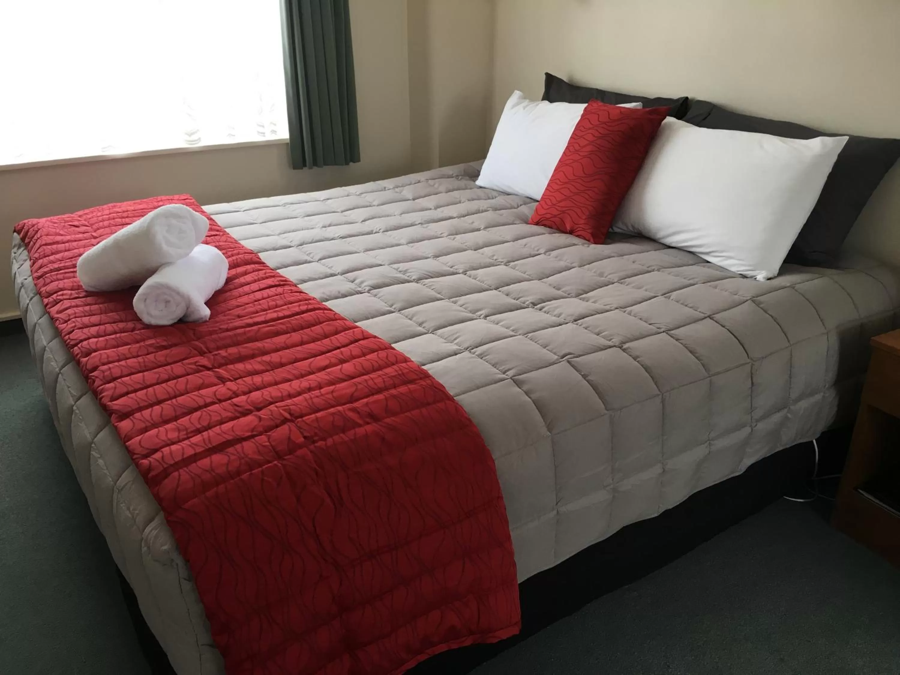 Decorative detail, Bed in Ascot Oamaru Motel