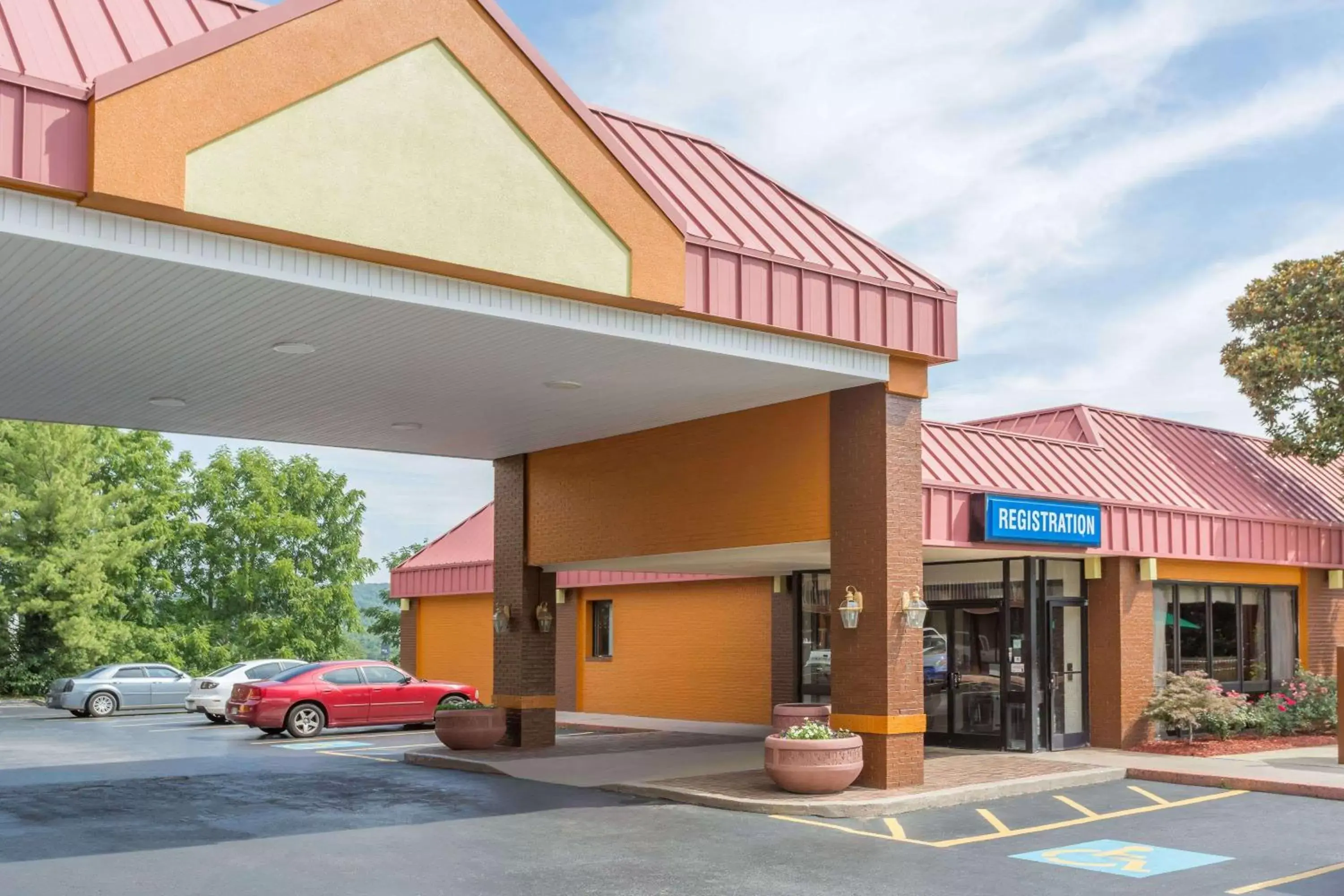 Property building in Extended Stay America Suites - Bristol